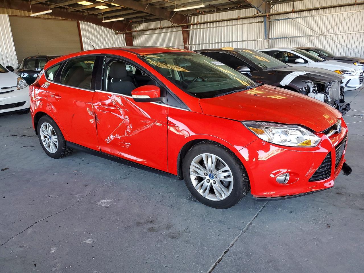 2012 Ford Focus Sel Red vin: 1FAHP3M24CL200397