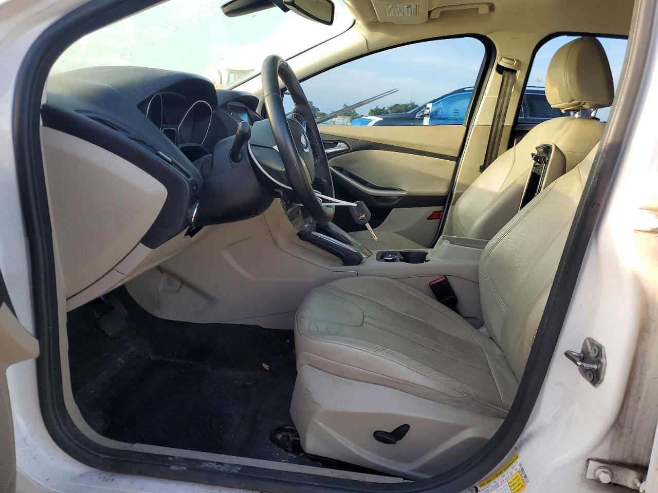 2012 Ford Focus Sel Белый vin: 1FAHP3M24CL420476