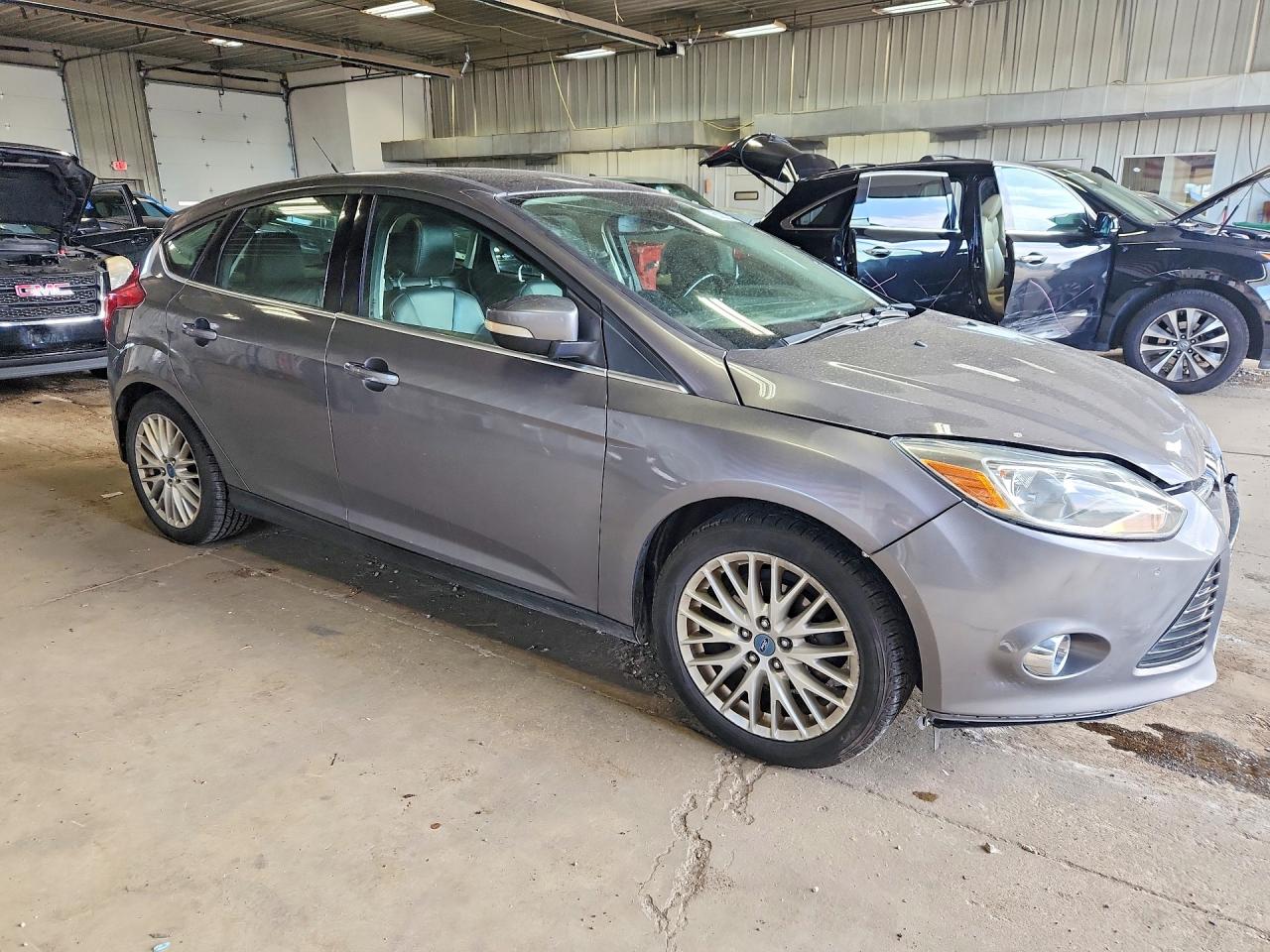 2012 Ford Focus Gray vin: 1FAHP3M25CL189944