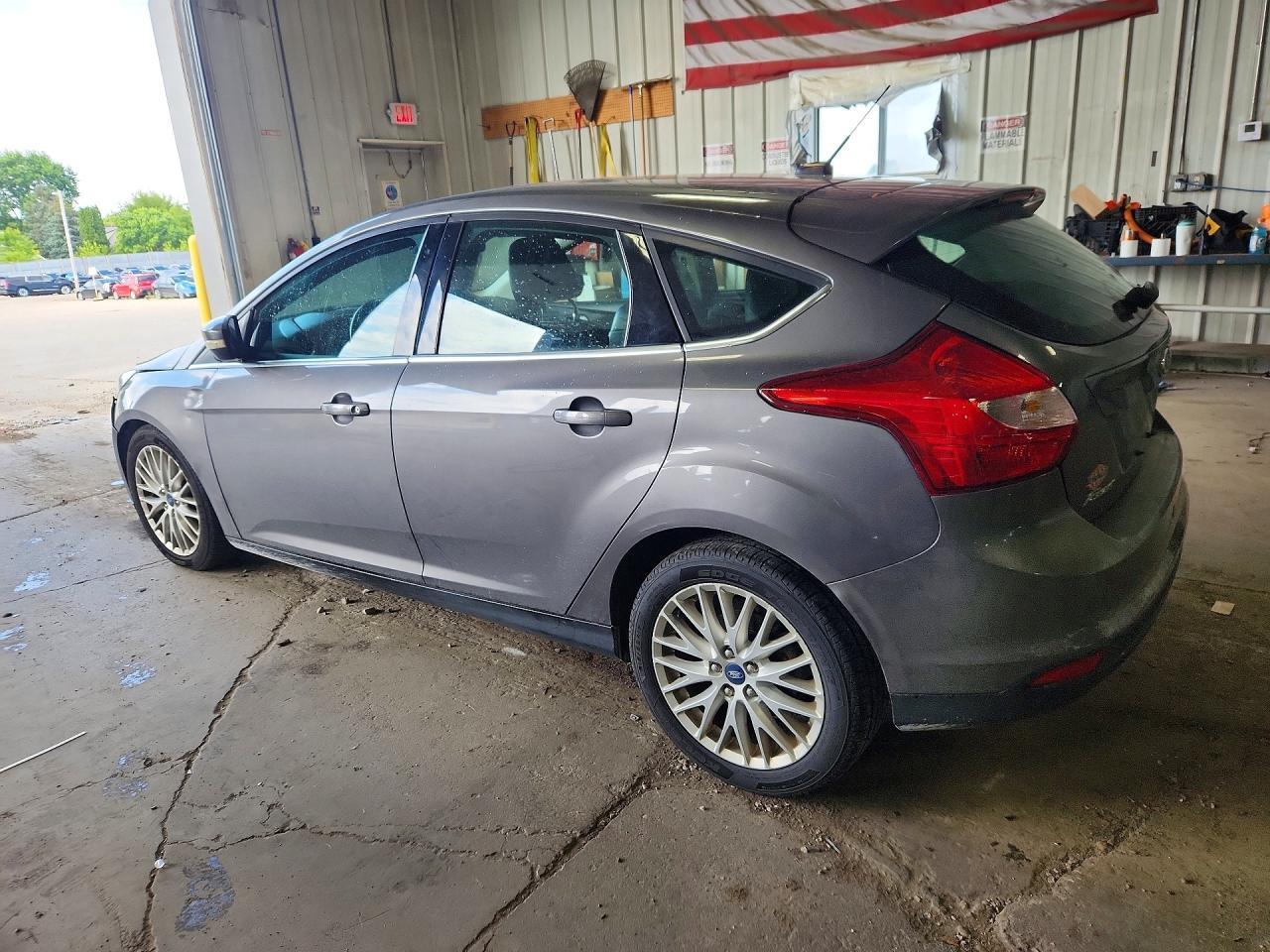 2012 Ford Focus Gray vin: 1FAHP3M25CL189944