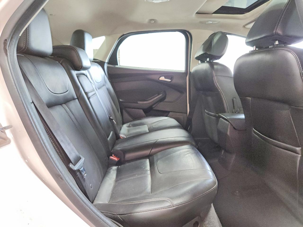 2012 Ford Focus Sel White vin: 1FAHP3M25CL257594