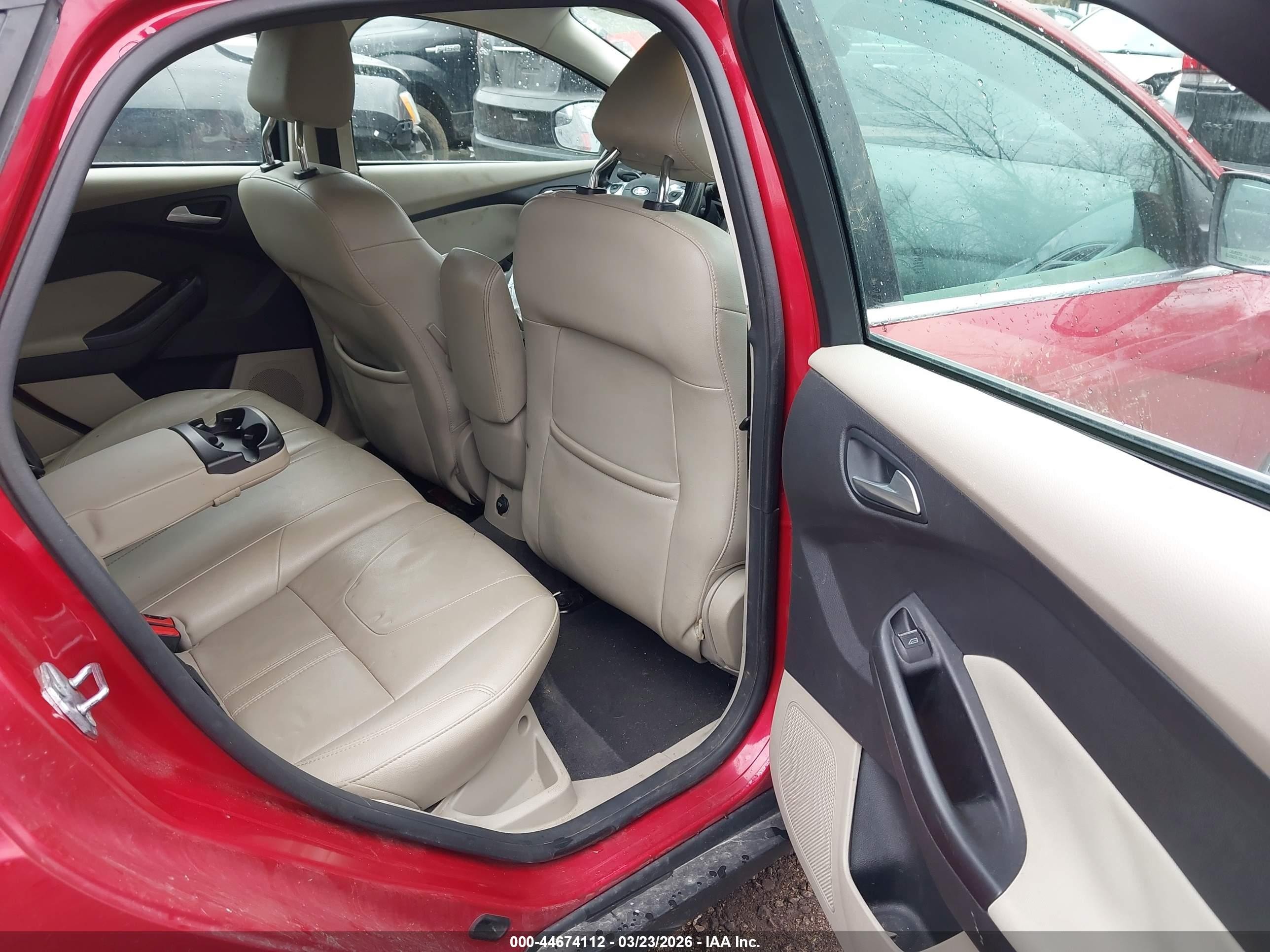 2012 Ford Focus Sel Red vin: 1FAHP3M25CL306602
