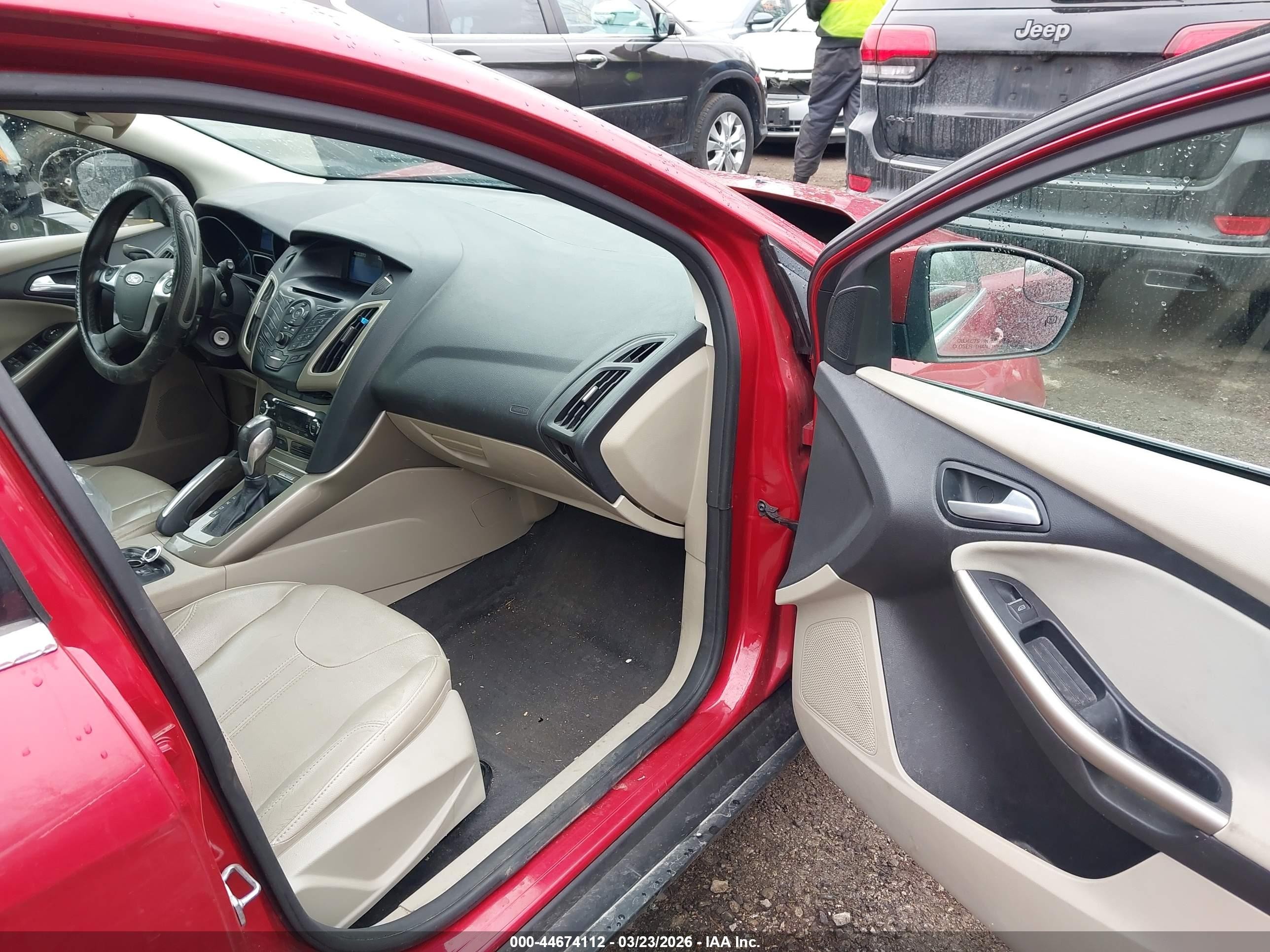 2012 Ford Focus Sel Red vin: 1FAHP3M25CL306602