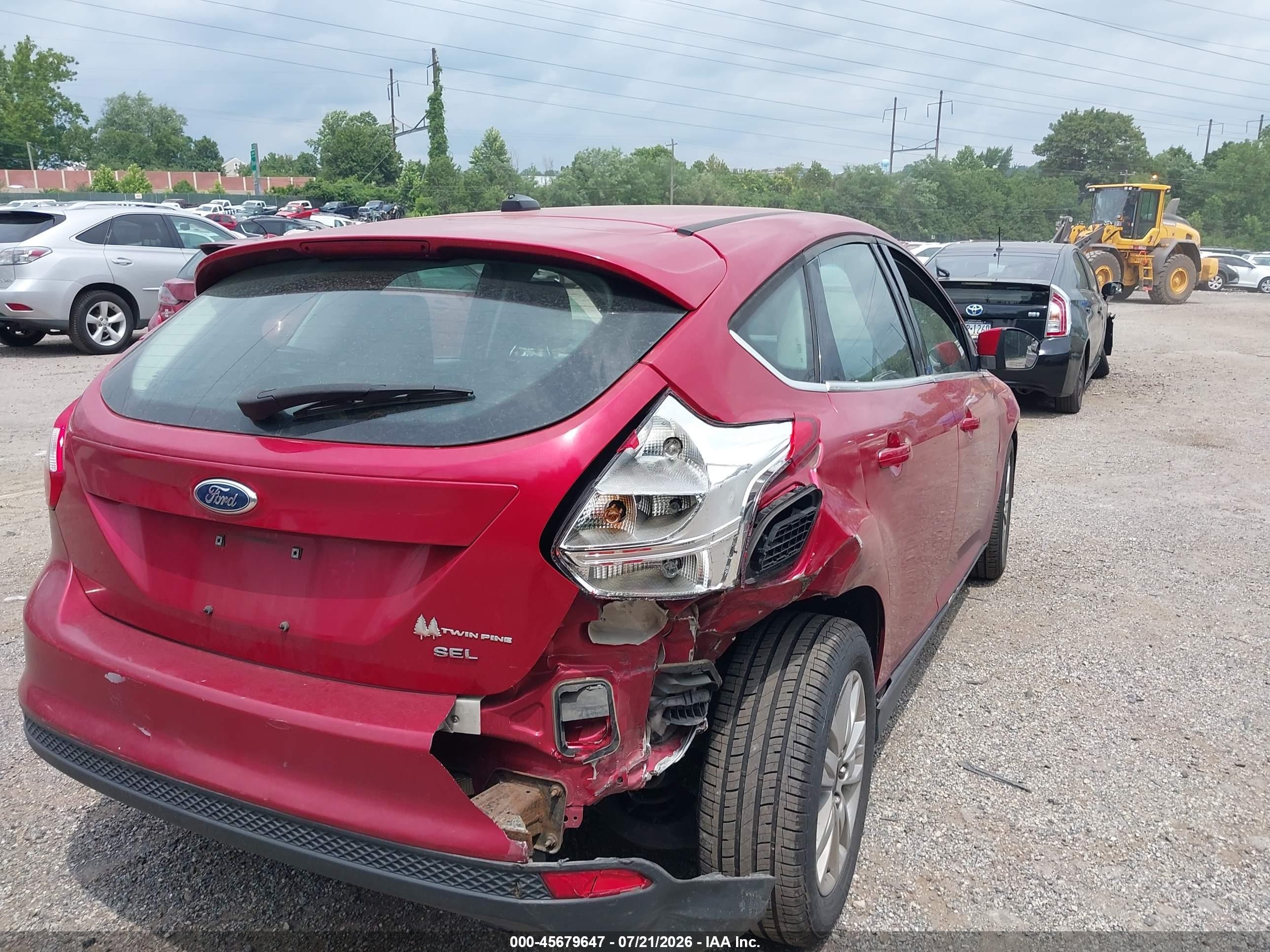 2012 Ford Focus Sel Red vin: 1FAHP3M27CL315480