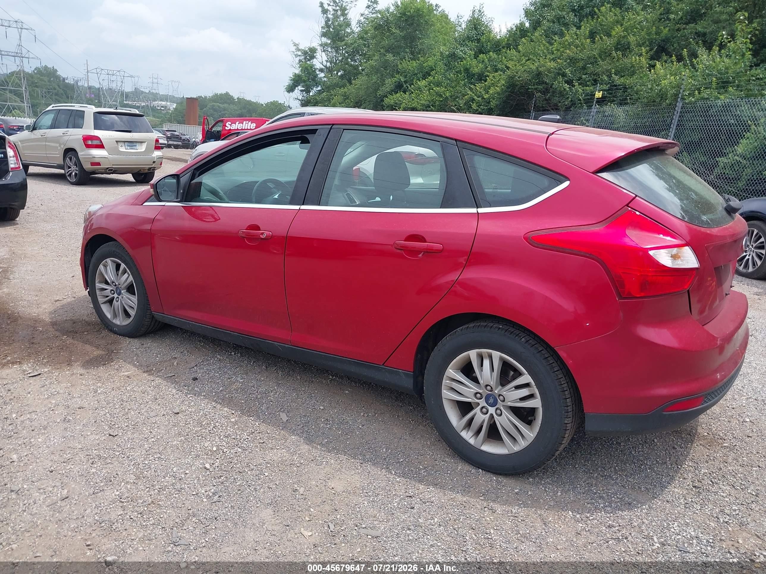 2012 Ford Focus Sel Red vin: 1FAHP3M27CL315480