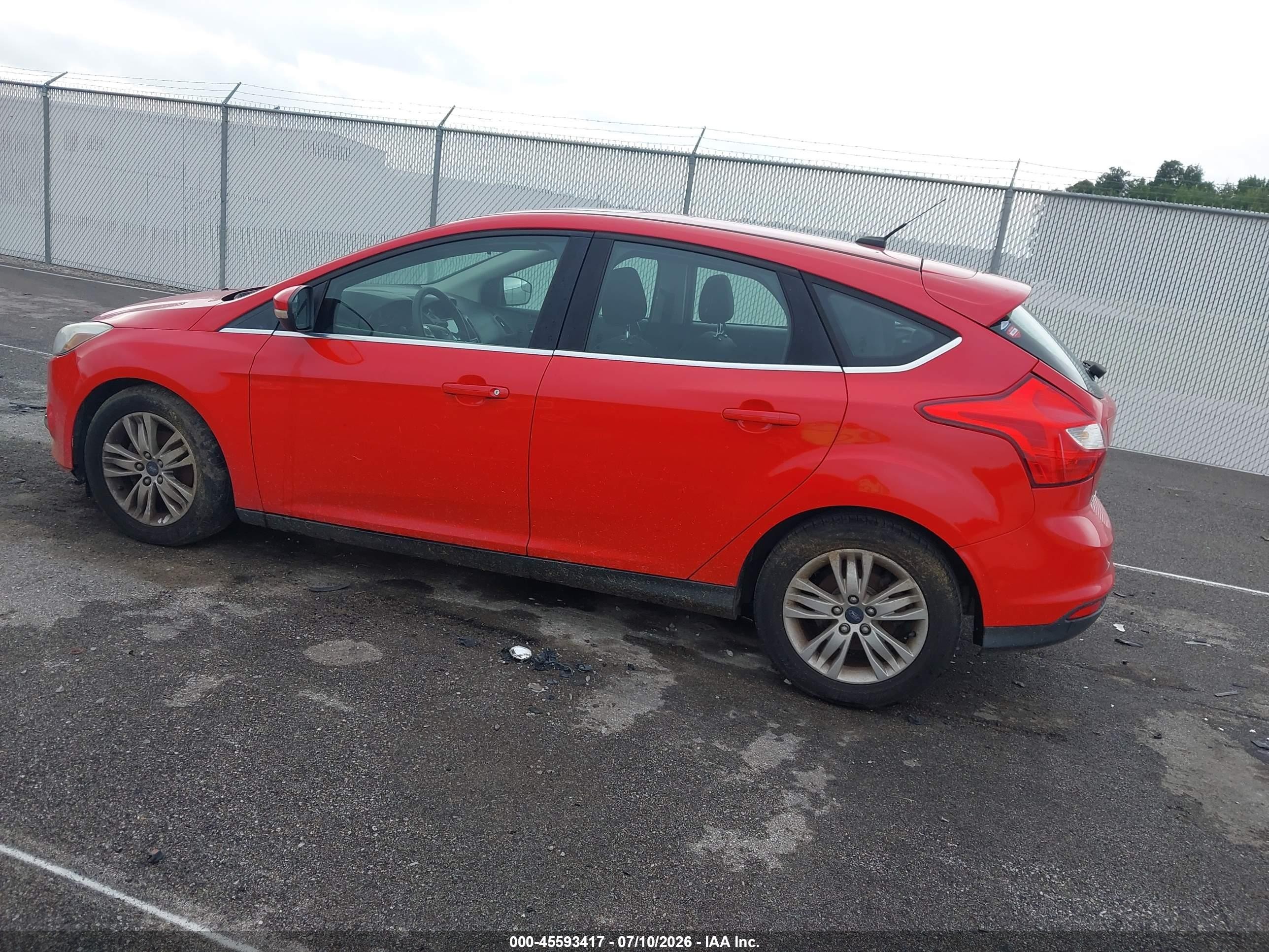 2012 Ford Focus Sel Red vin: 1FAHP3M27CL348463