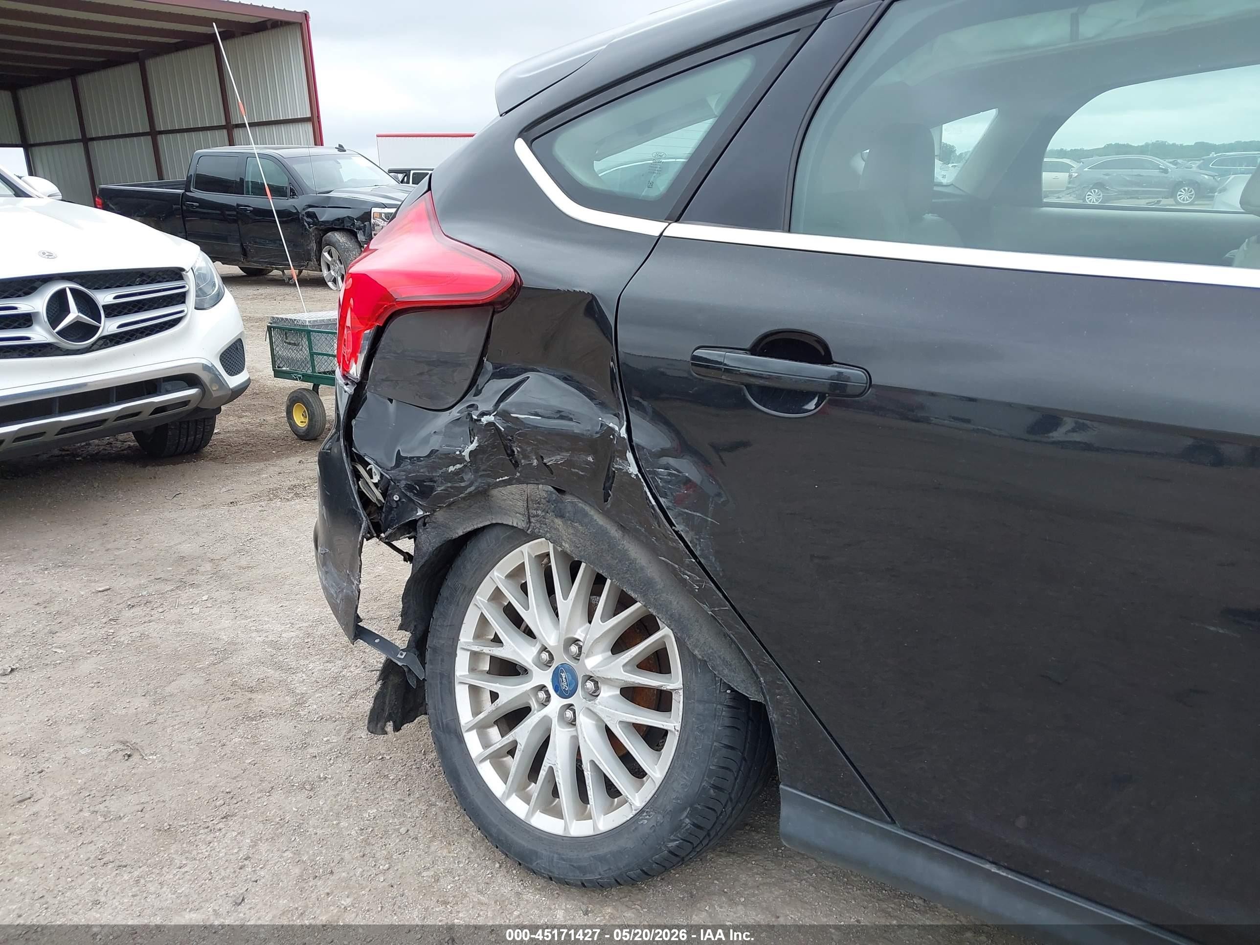 2012 Ford Focus Sel Черный vin: 1FAHP3M27CL449308