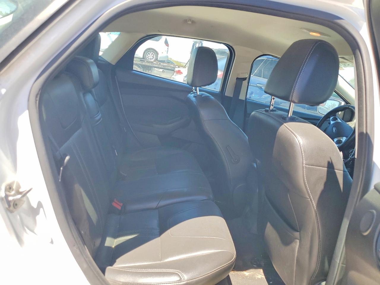 2012 Ford Focus Sel White vin: 1FAHP3M27CL465363