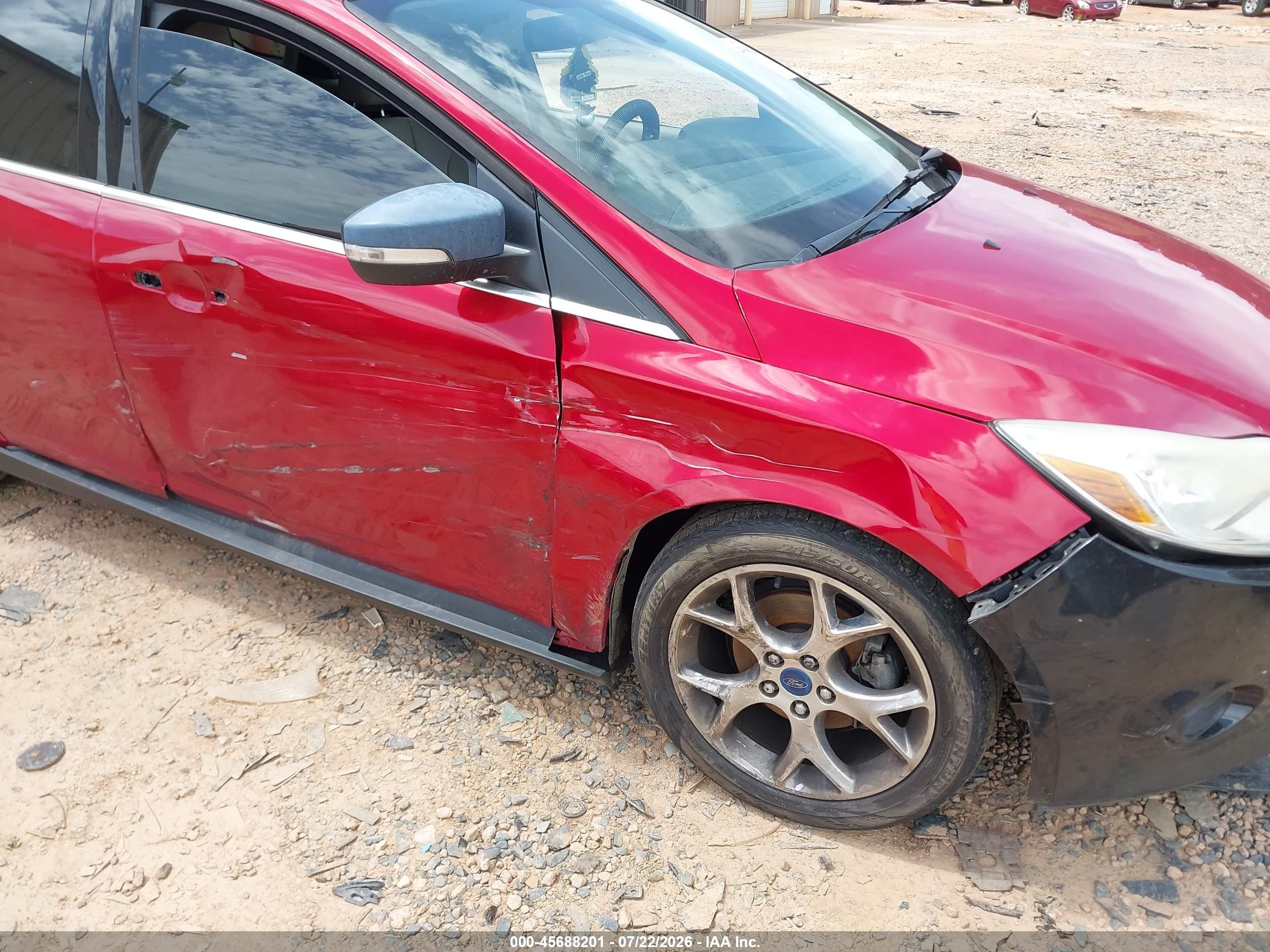2012 Ford Focus Sel Red vin: 1FAHP3M28CL360217