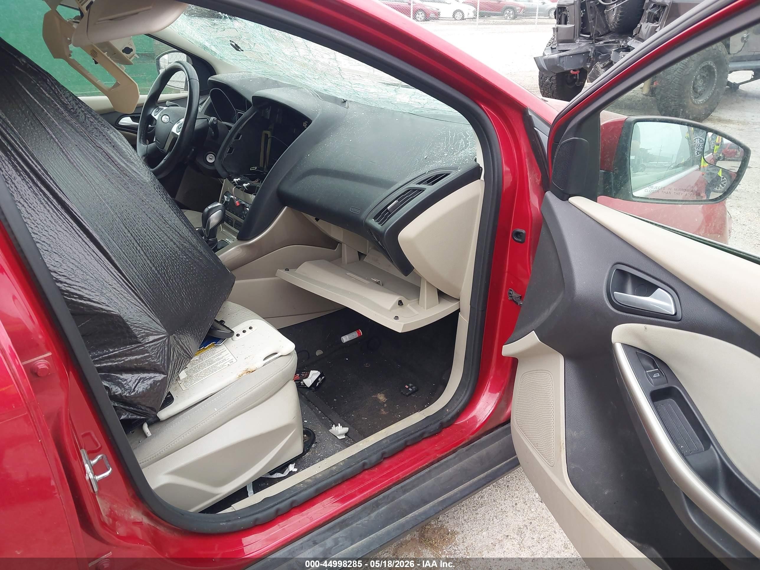 2012 Ford Focus Sel Red vin: 1FAHP3M29CL123168