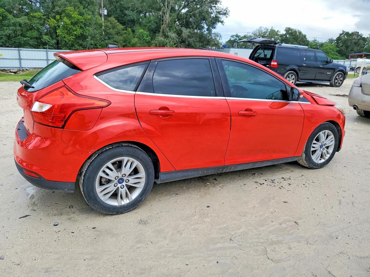2012 Ford Focus Sel Red vin: 1FAHP3M29CL252463