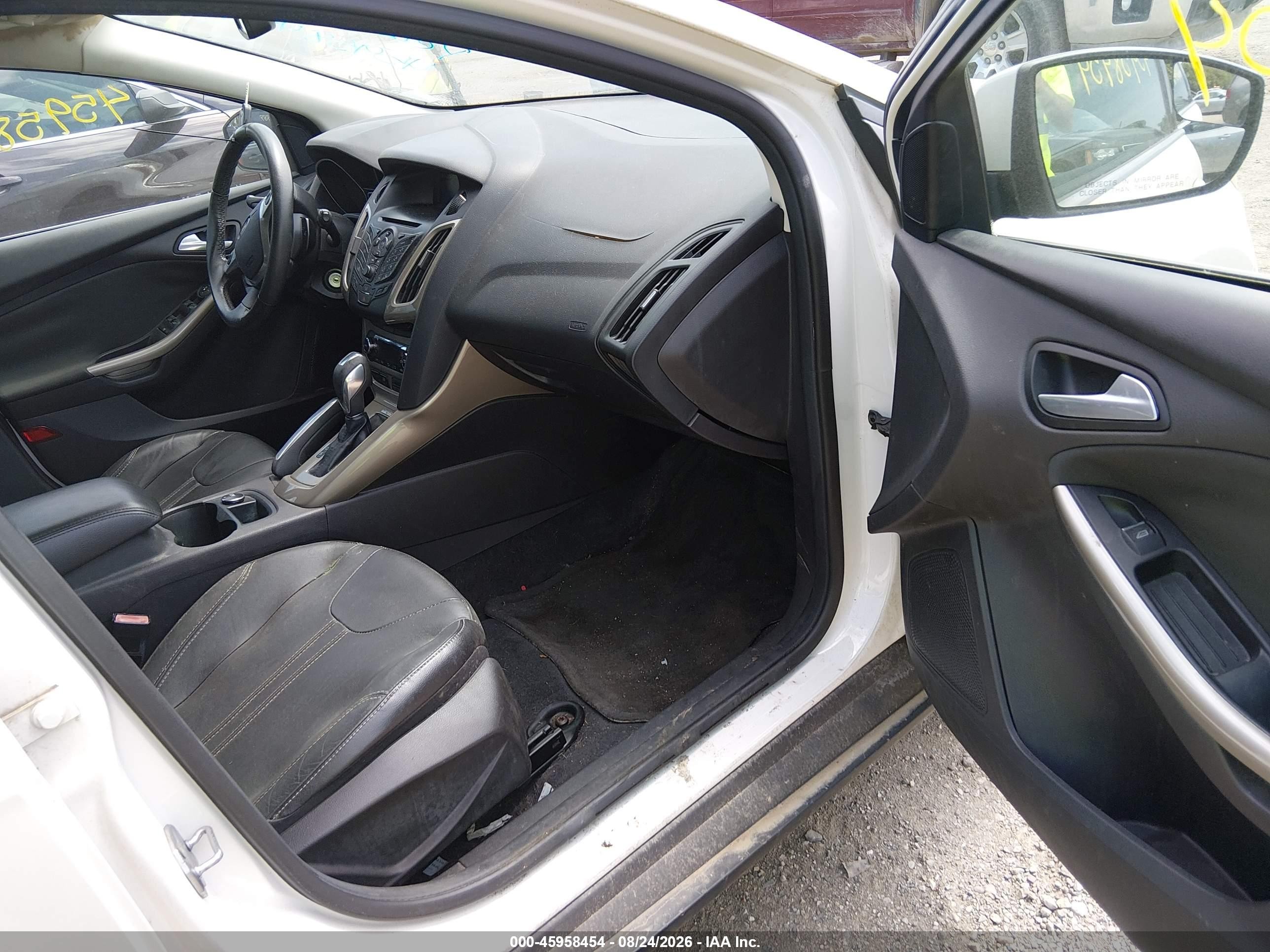 2012 Ford Focus Sel White vin: 1FAHP3M29CL409053