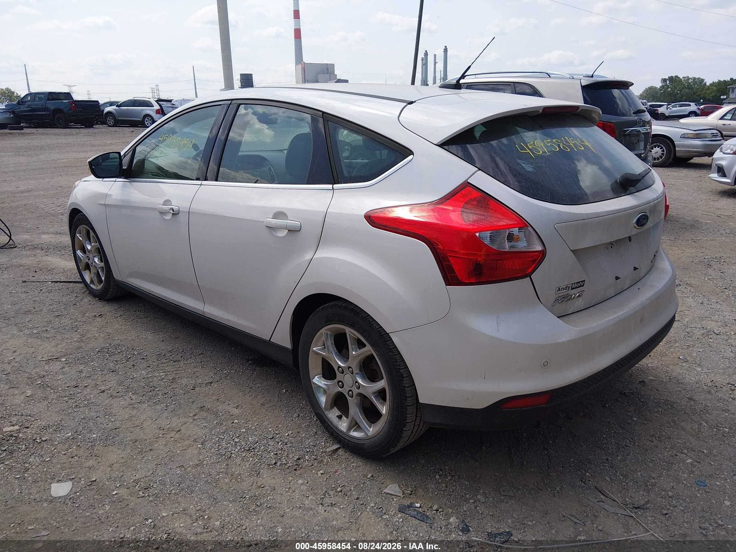 2012 Ford Focus Sel White vin: 1FAHP3M29CL409053