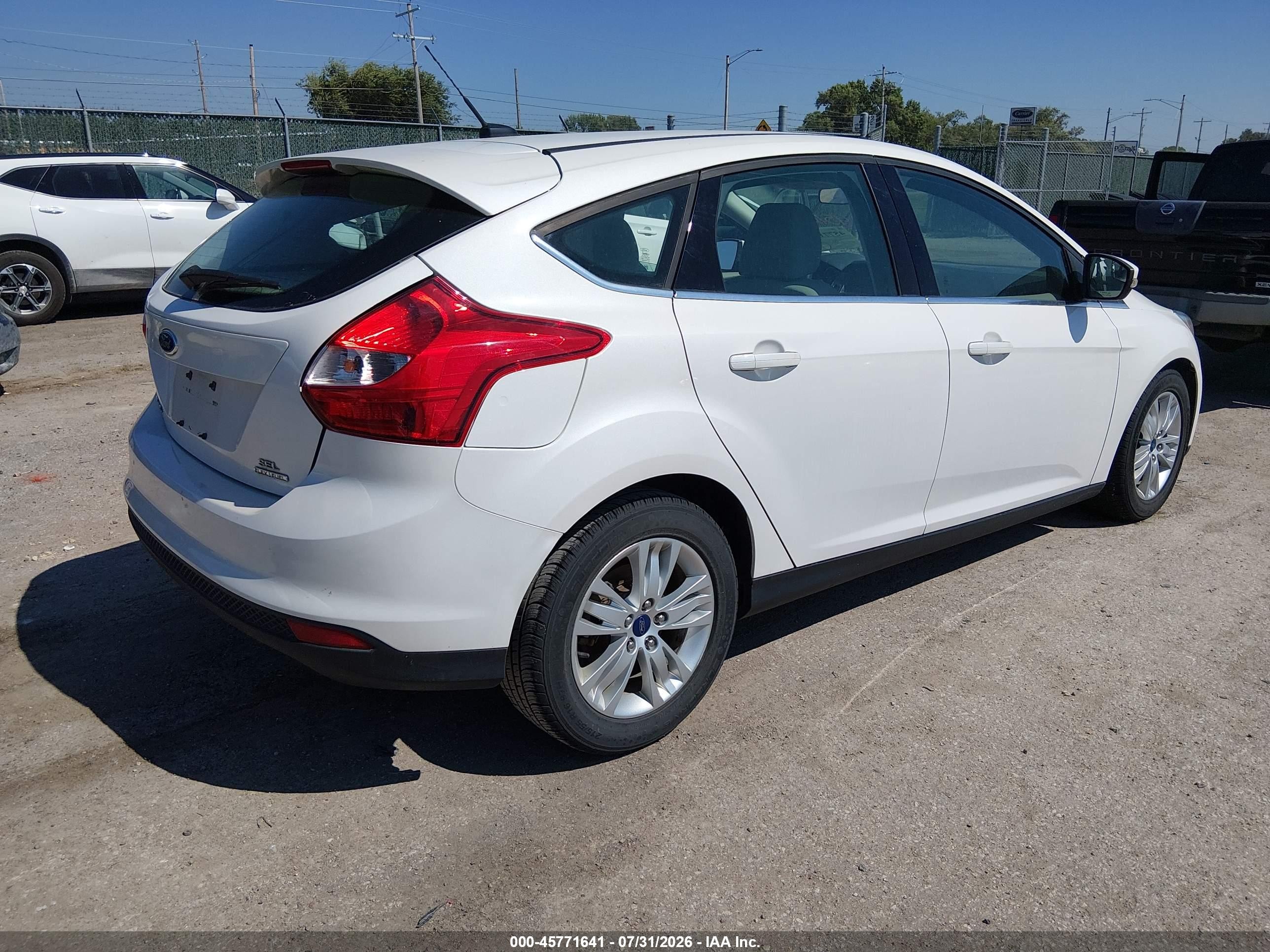 2012 Ford Focus Sel White vin: 1FAHP3M29CL428802