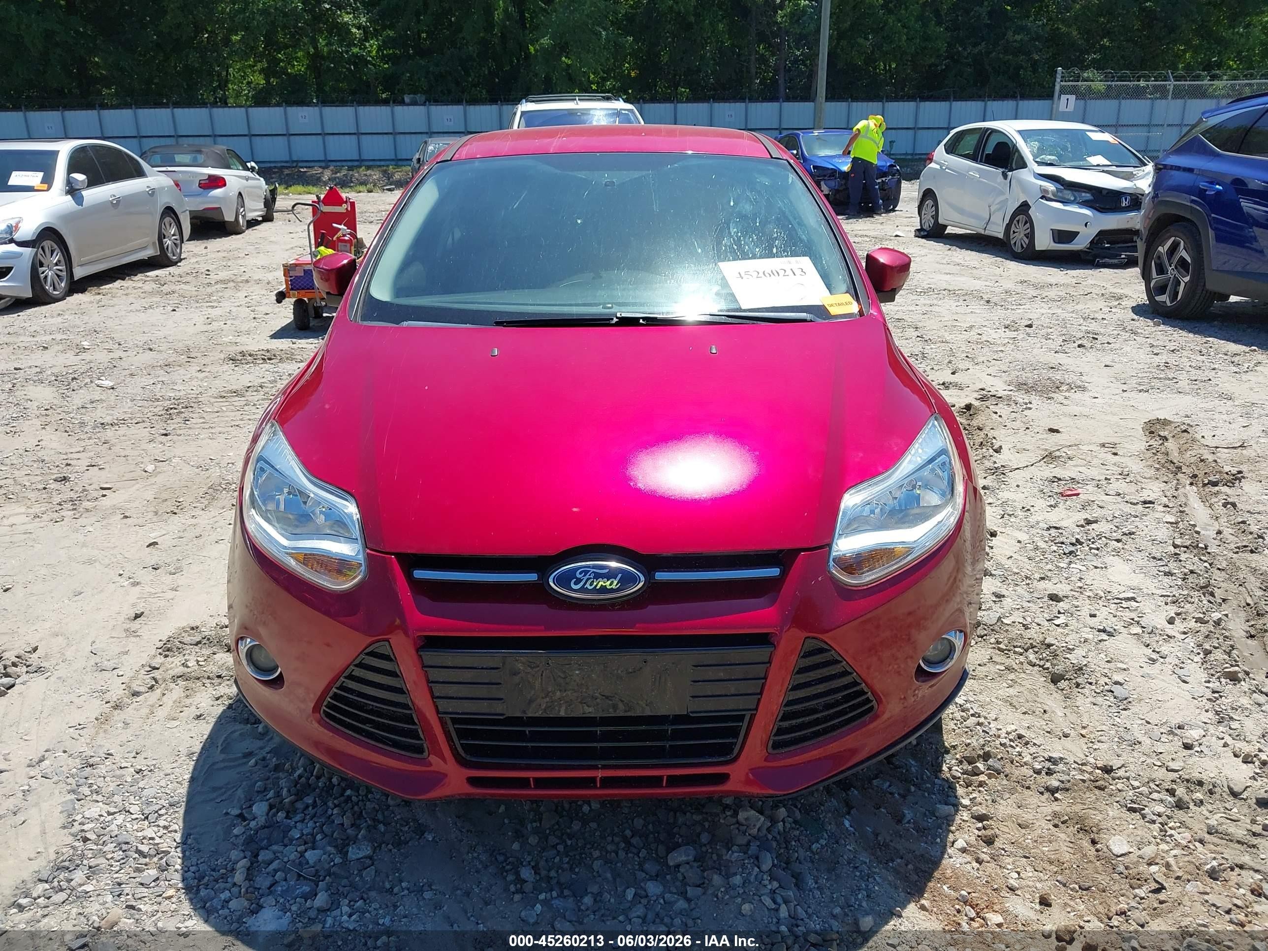 2012 Ford Focus Sel Red vin: 1FAHP3M2XCL243898