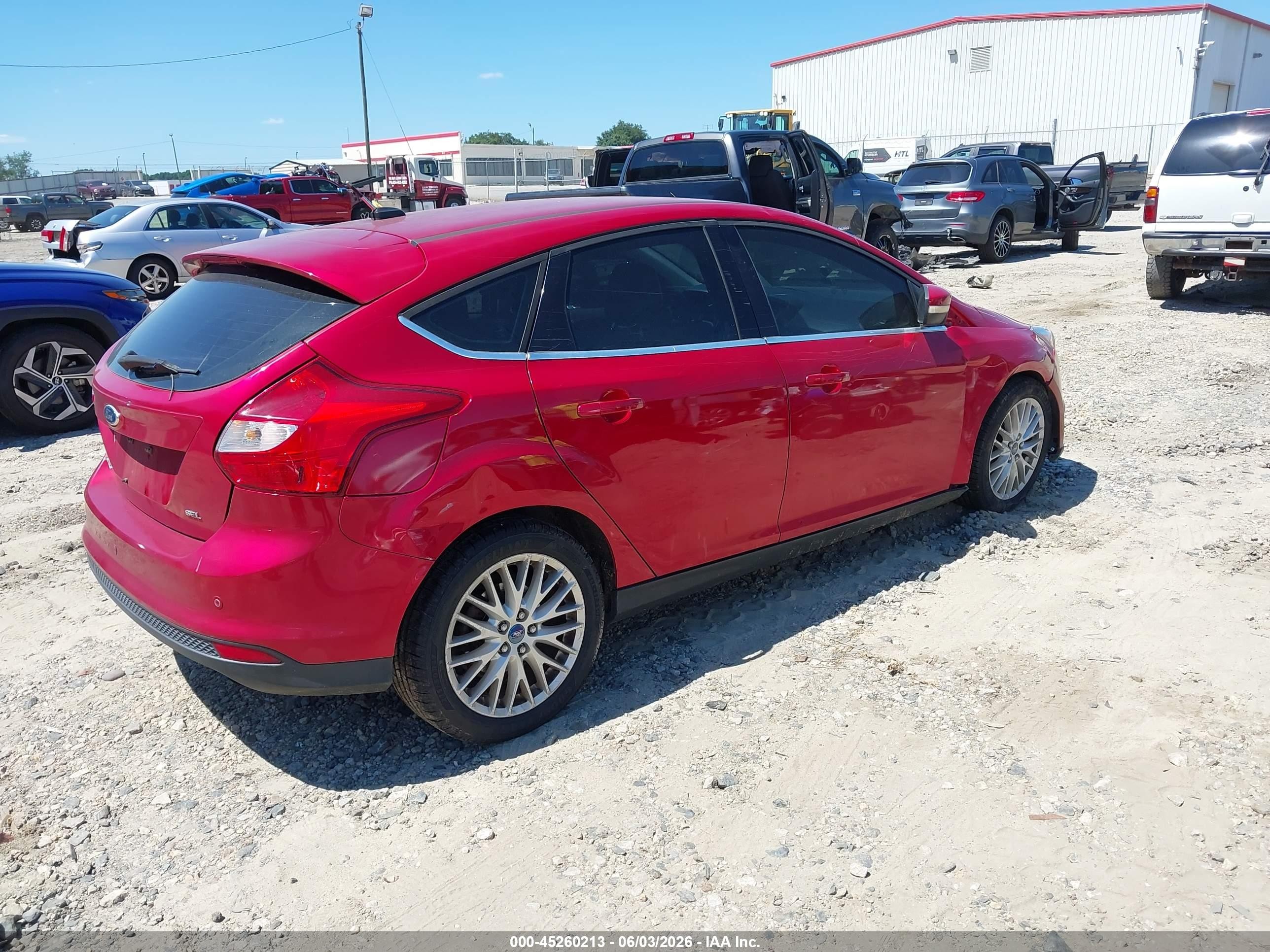 2012 Ford Focus Sel Red vin: 1FAHP3M2XCL243898