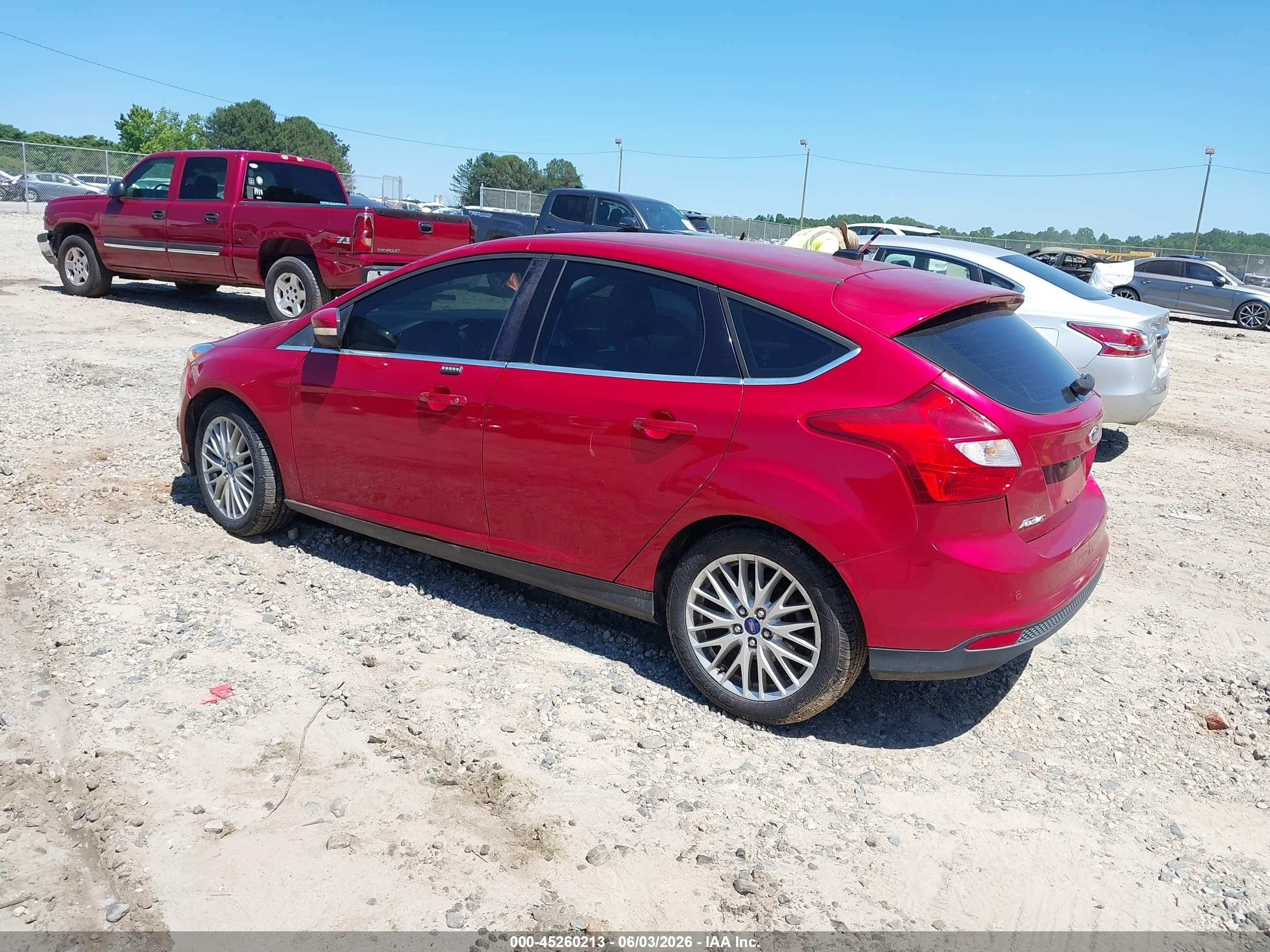 2012 Ford Focus Sel Red vin: 1FAHP3M2XCL243898