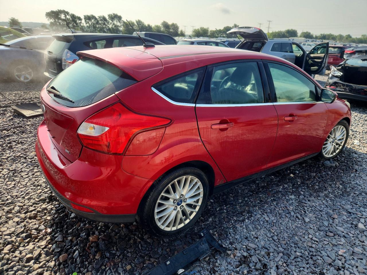 2012 Ford Focus Sel Red vin: 1FAHP3M2XCL255078