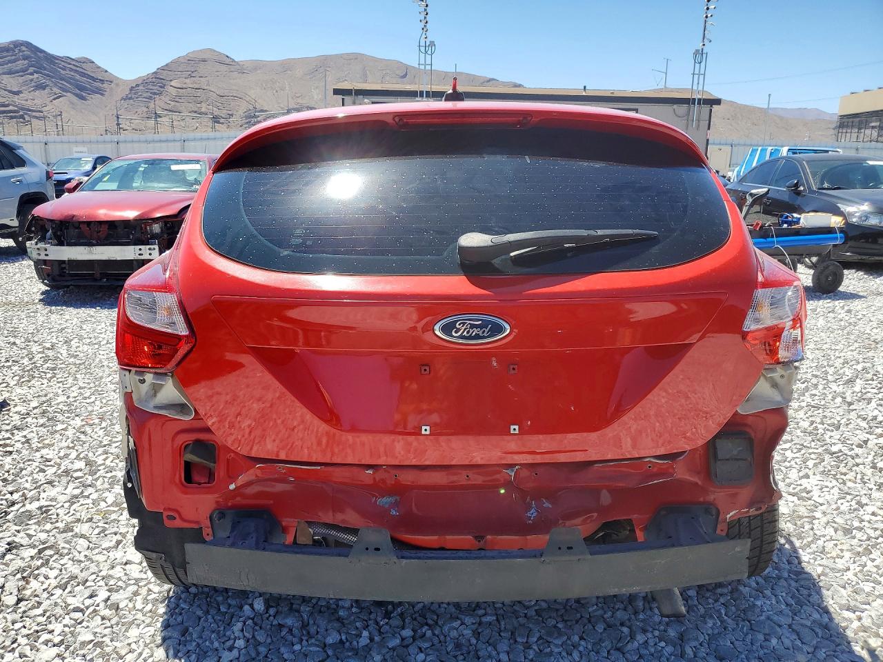 2012 Ford Focus Sel Red vin: 1FAHP3M2XCL367959