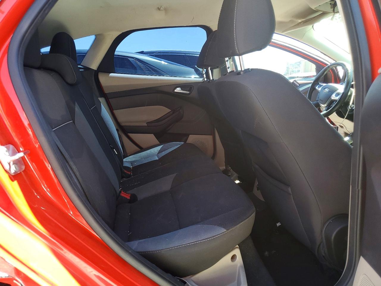 2012 Ford Focus Sel Red vin: 1FAHP3M2XCL367959