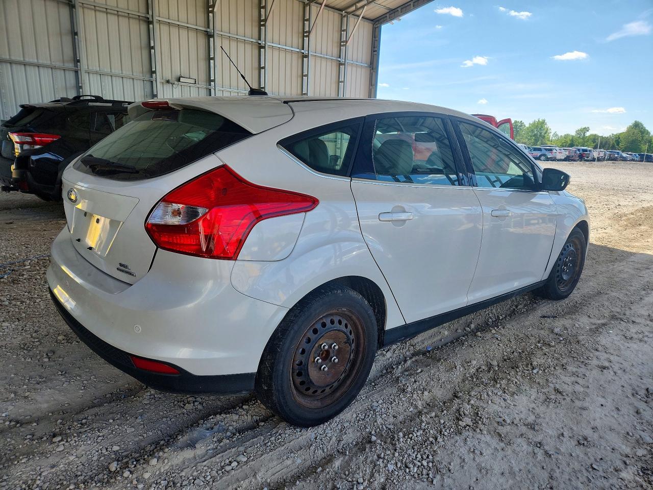 2012 Ford Focus Sel White vin: 1FAHP3M2XCL478995