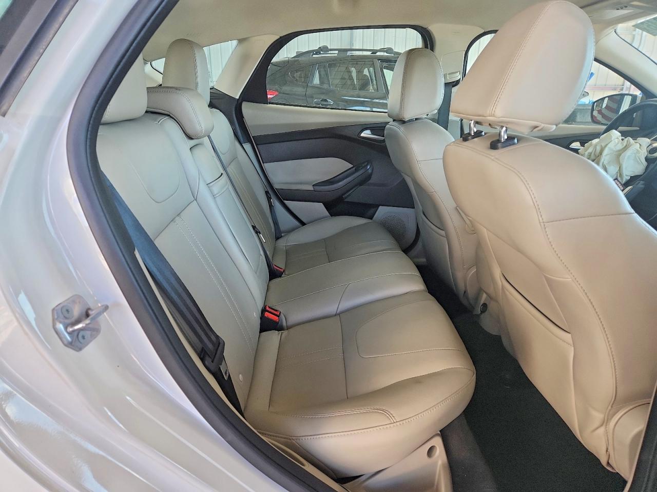 2012 Ford Focus Sel White vin: 1FAHP3M2XCL478995