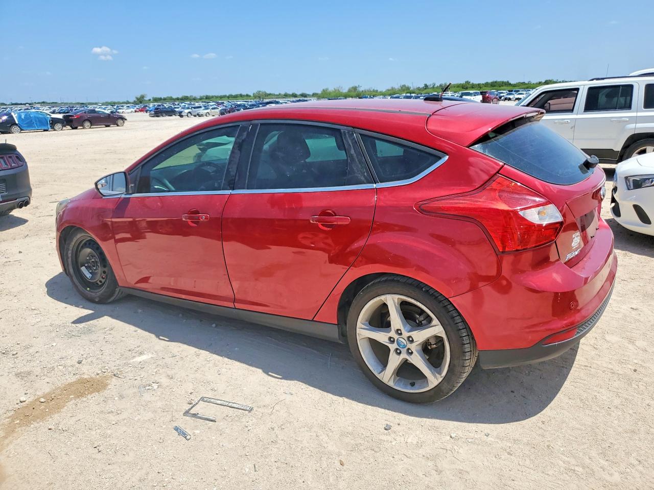 2012 Ford Focus Titanium Red vin: 1FAHP3N20CL235176
