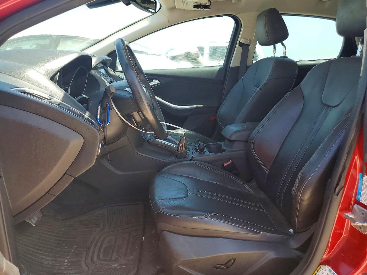 2012 Ford Focus Titanium Red vin: 1FAHP3N20CL235176