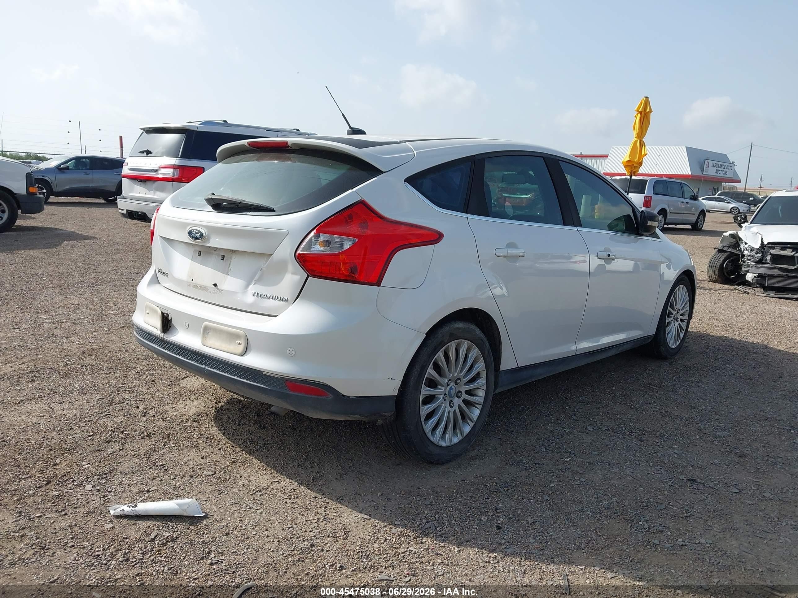 2012 Ford Focus Titanium White vin: 1FAHP3N20CL318705