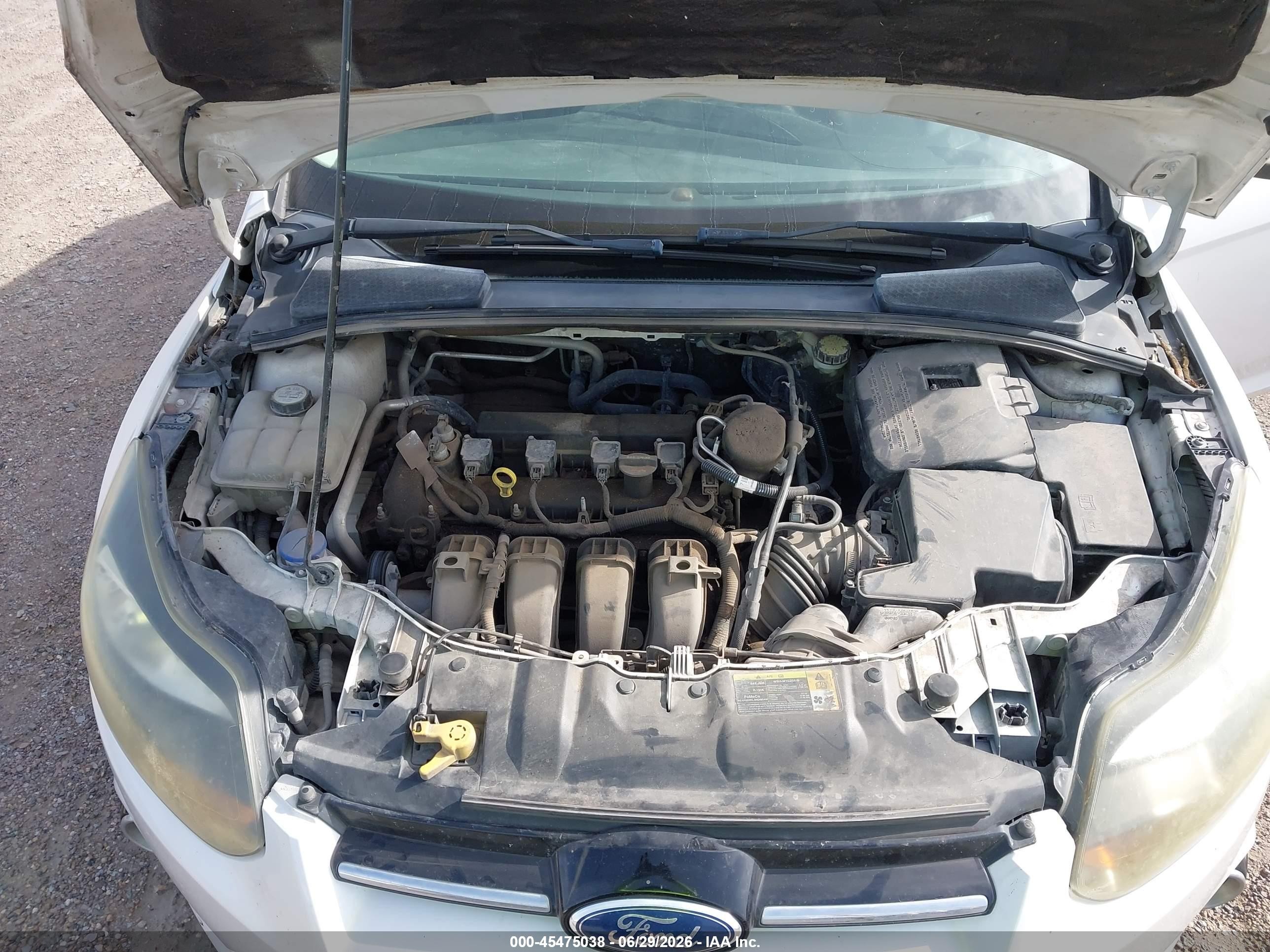 2012 Ford Focus Titanium White vin: 1FAHP3N20CL318705