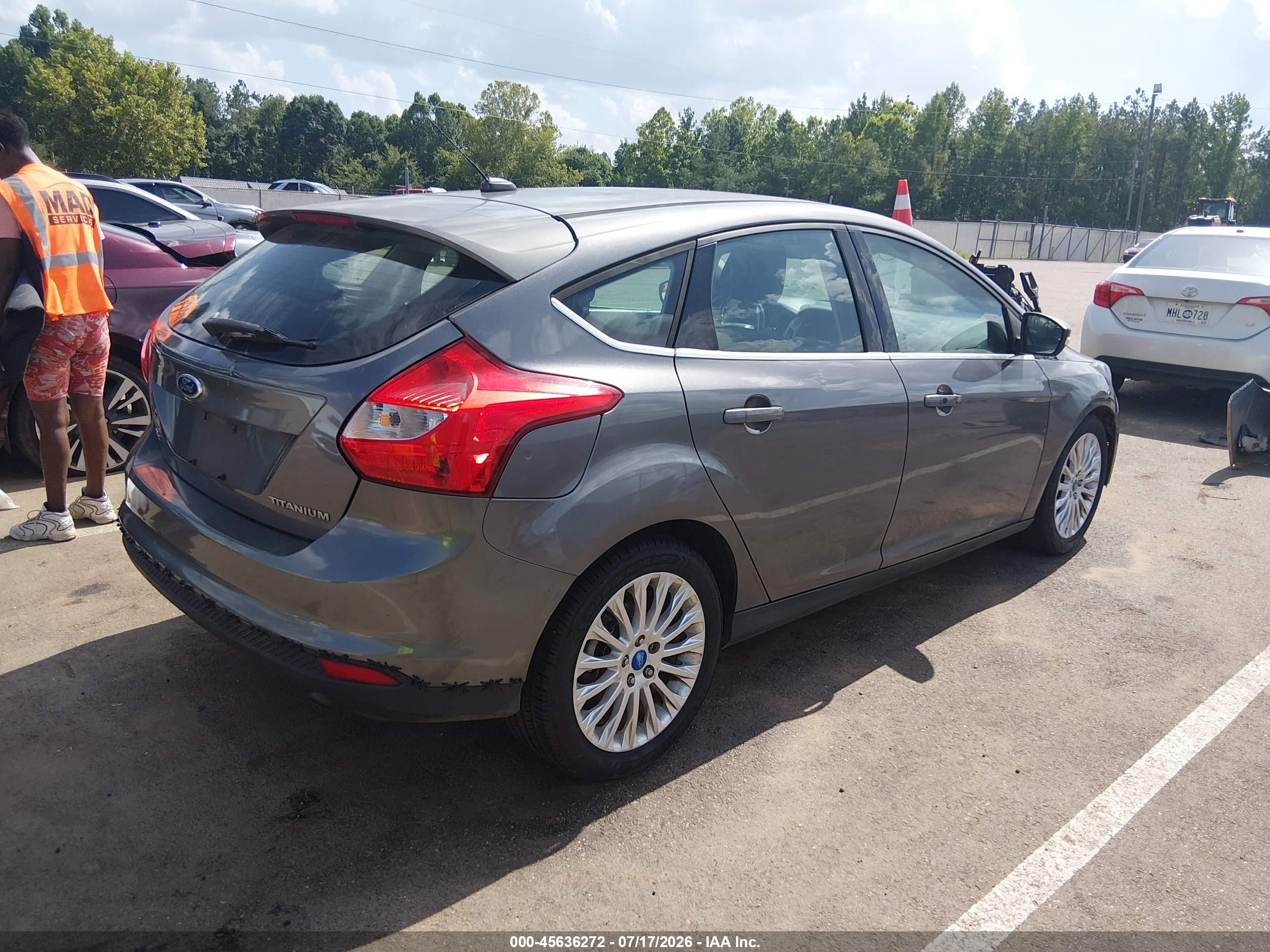 2012 Ford Focus Titanium Gray vin: 1FAHP3N21CL144966