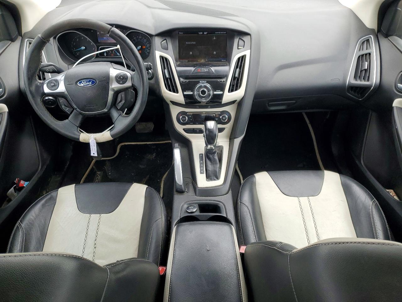 2012 Ford Focus Titanium White vin: 1FAHP3N21CL195058