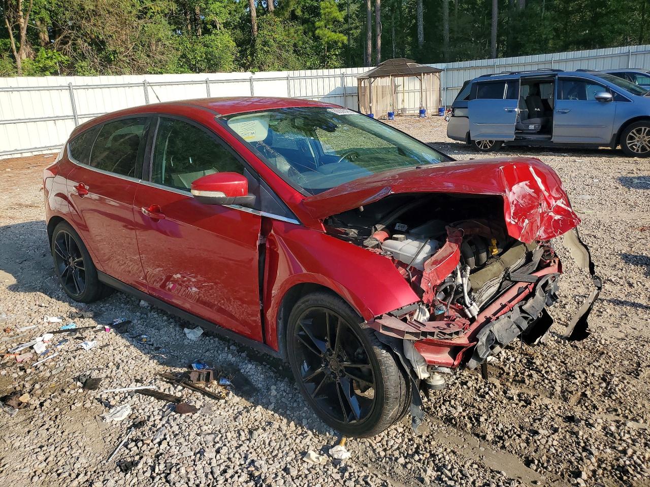 2012 Ford Focus Red vin: 1FAHP3N21CL307342