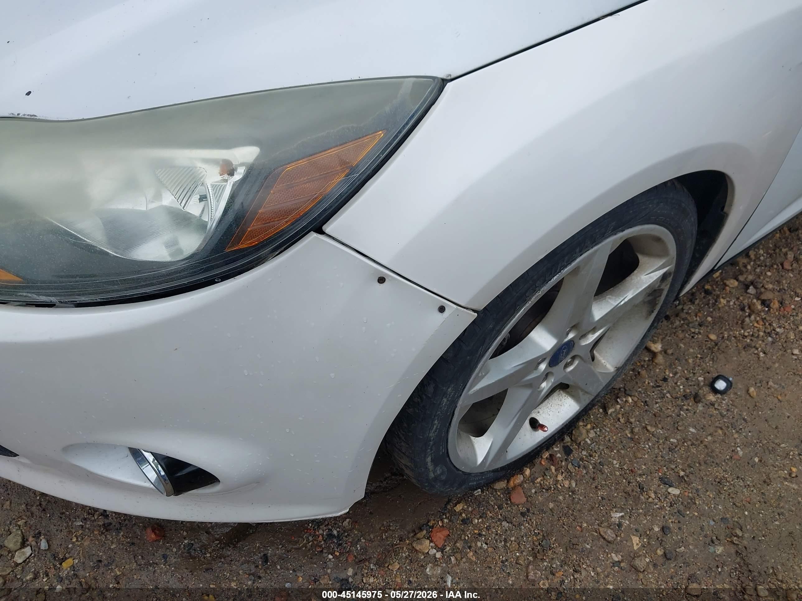 2012 Ford Focus Titanium Белый vin: 1FAHP3N21CL333875