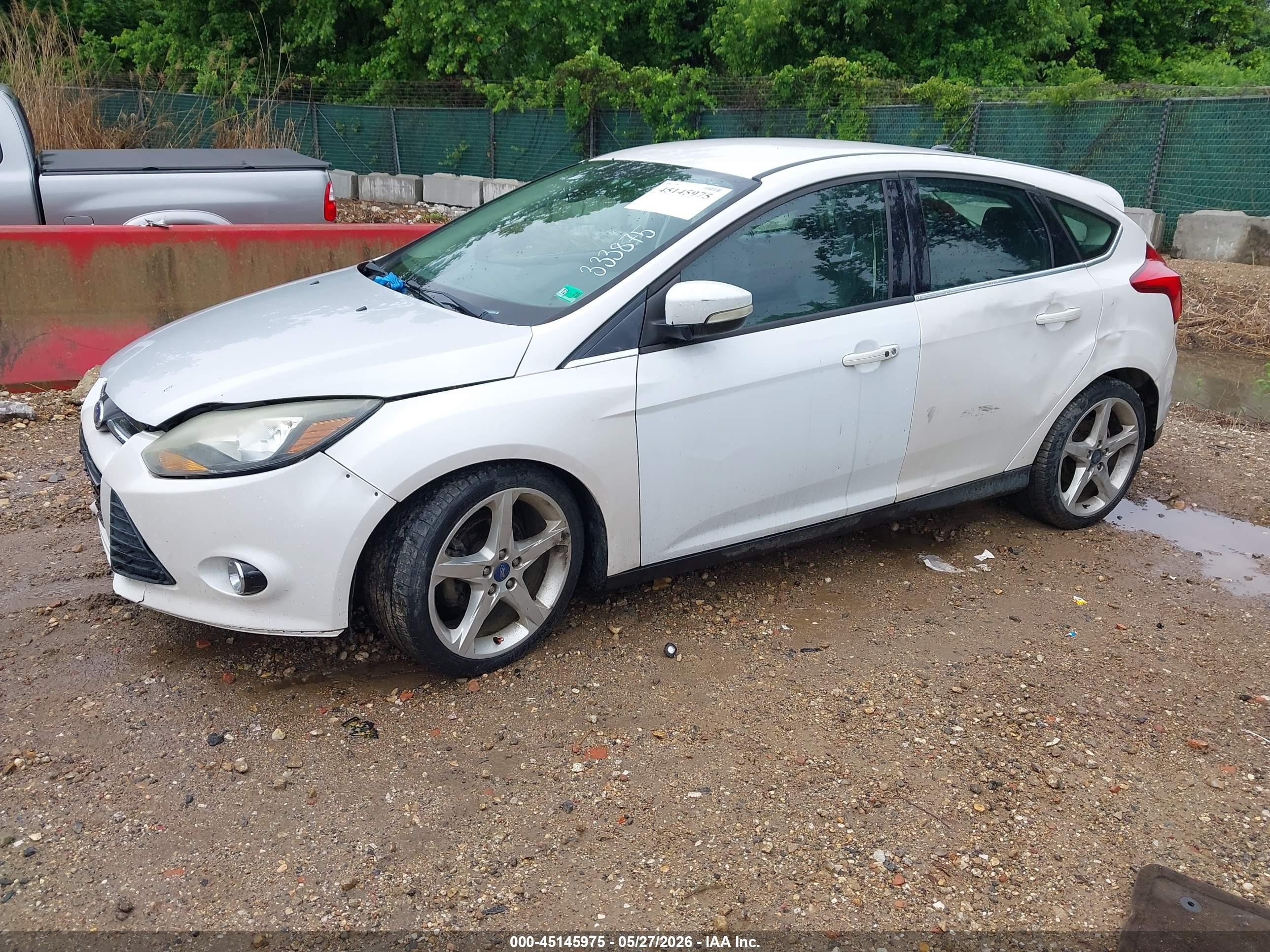 2012 Ford Focus Titanium Белый vin: 1FAHP3N21CL333875