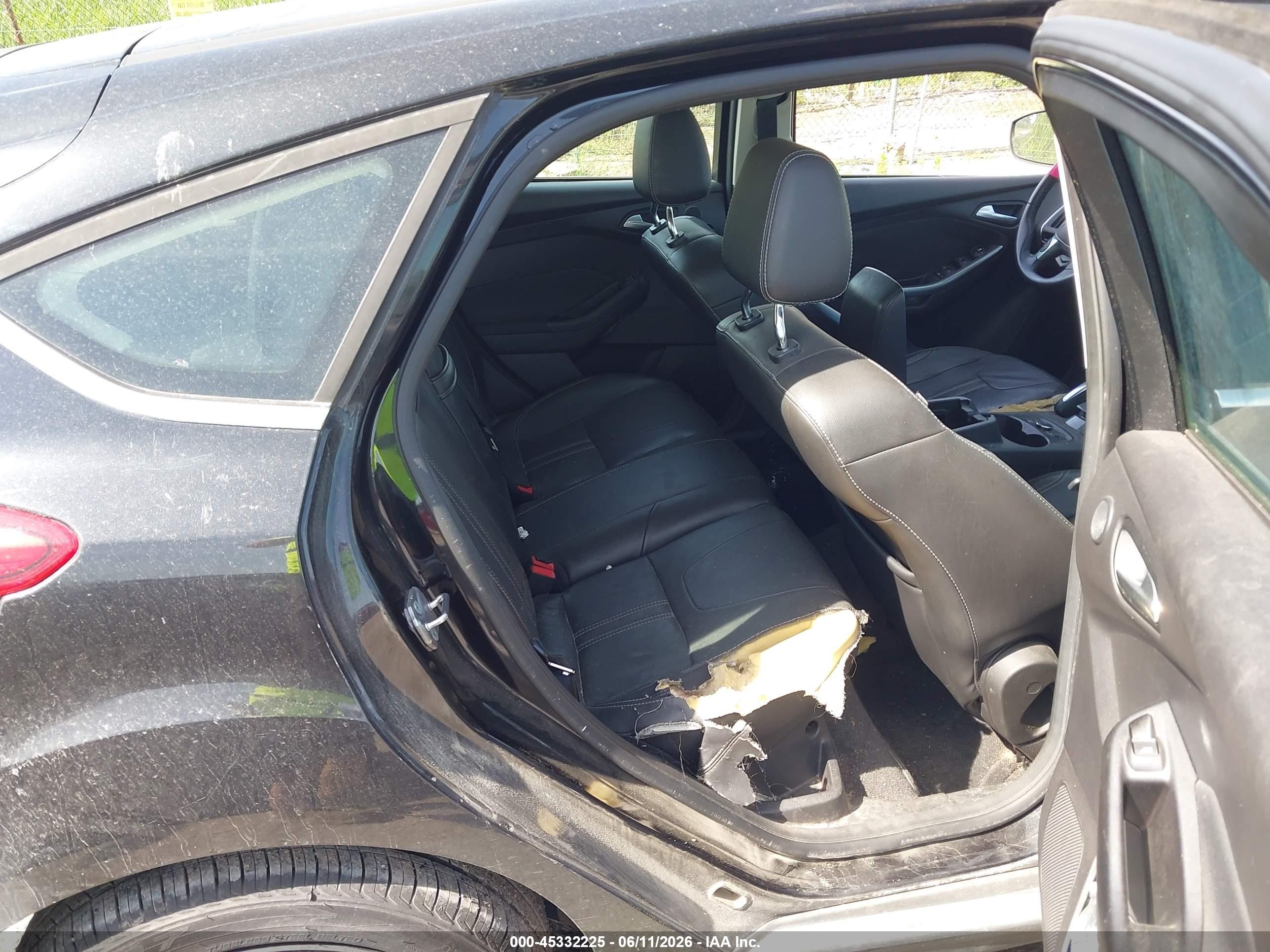 2012 Ford Focus Titanium Black vin: 1FAHP3N22CL354640