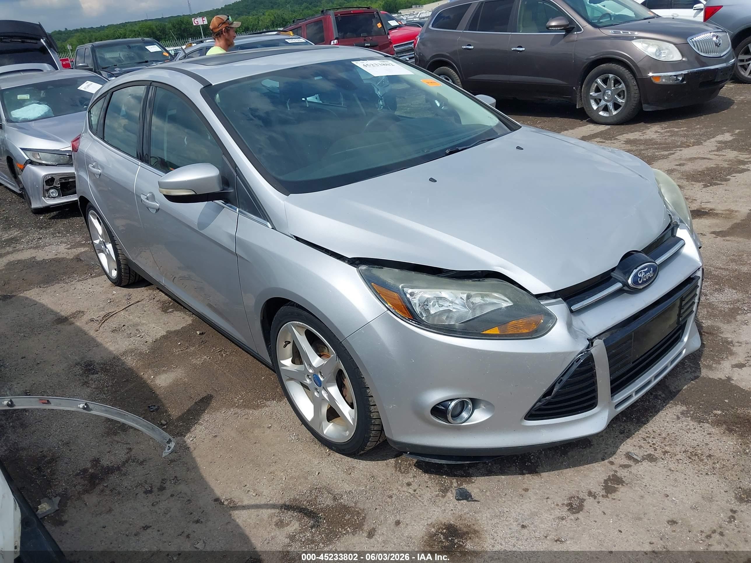 2012 Ford Focus Titanium Silver vin: 1FAHP3N22CL361958
