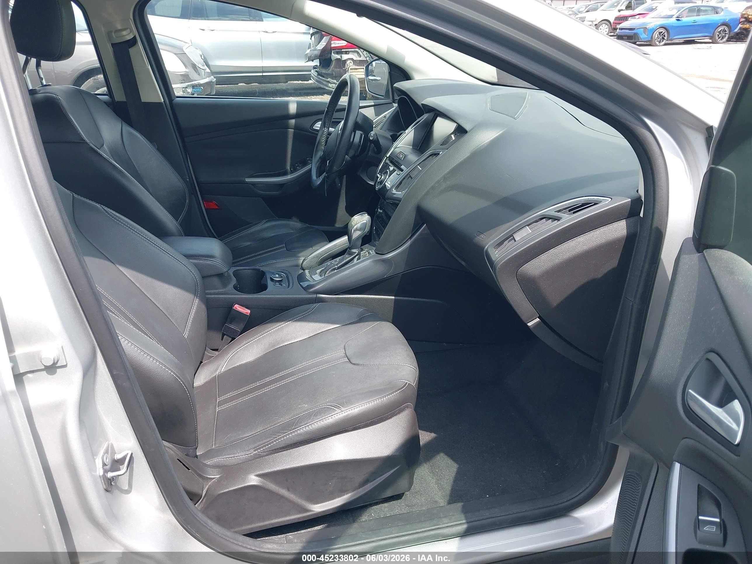 2012 Ford Focus Titanium Silver vin: 1FAHP3N22CL361958