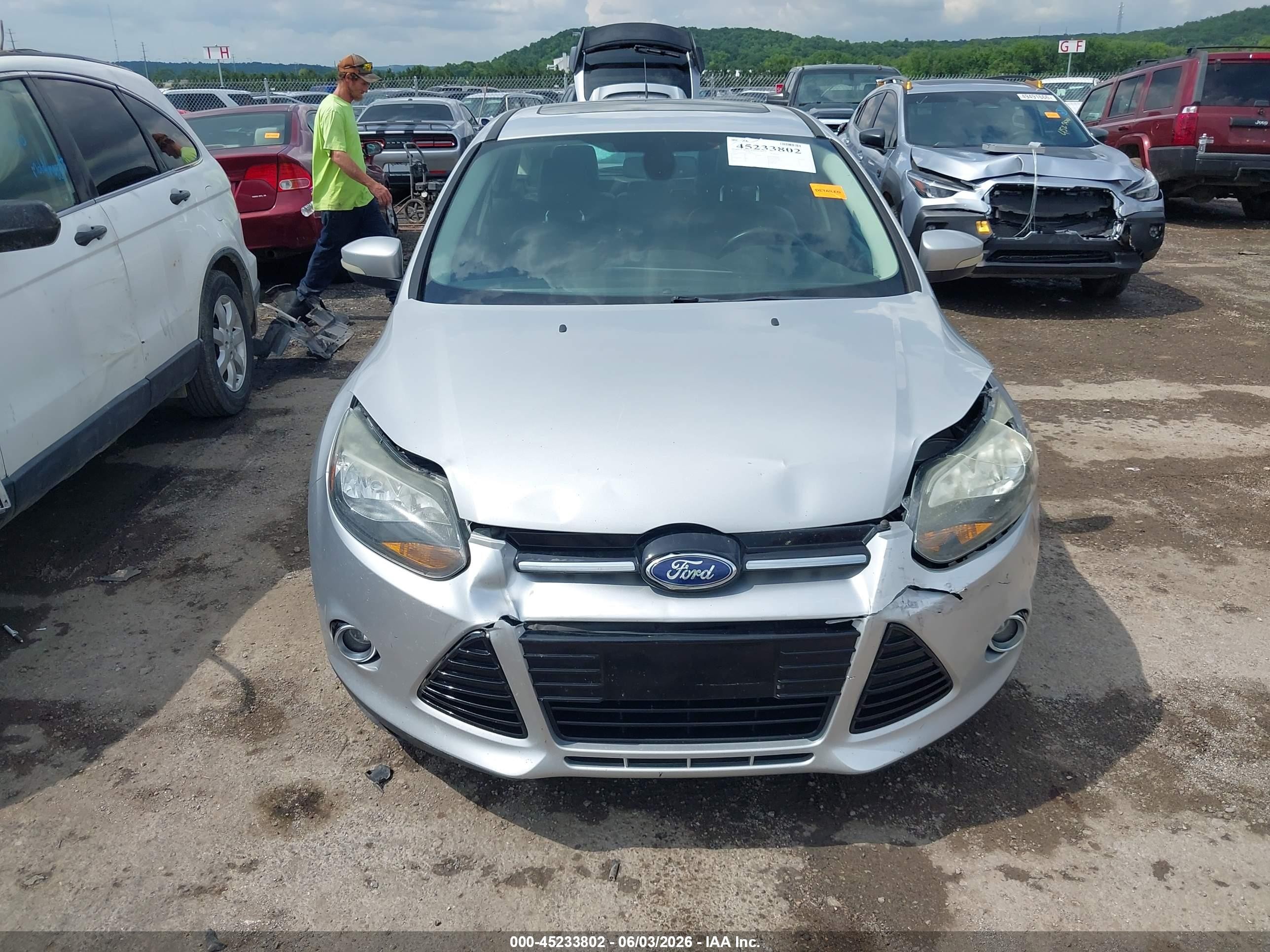 2012 Ford Focus Titanium Silver vin: 1FAHP3N22CL361958