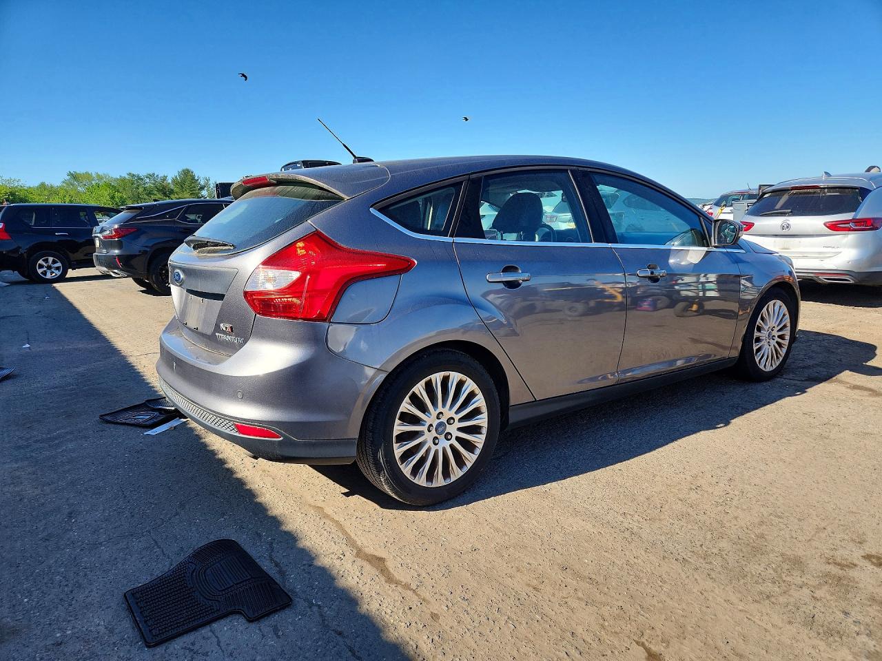 2012 Ford Focus Titanium Gray vin: 1FAHP3N22CL402153