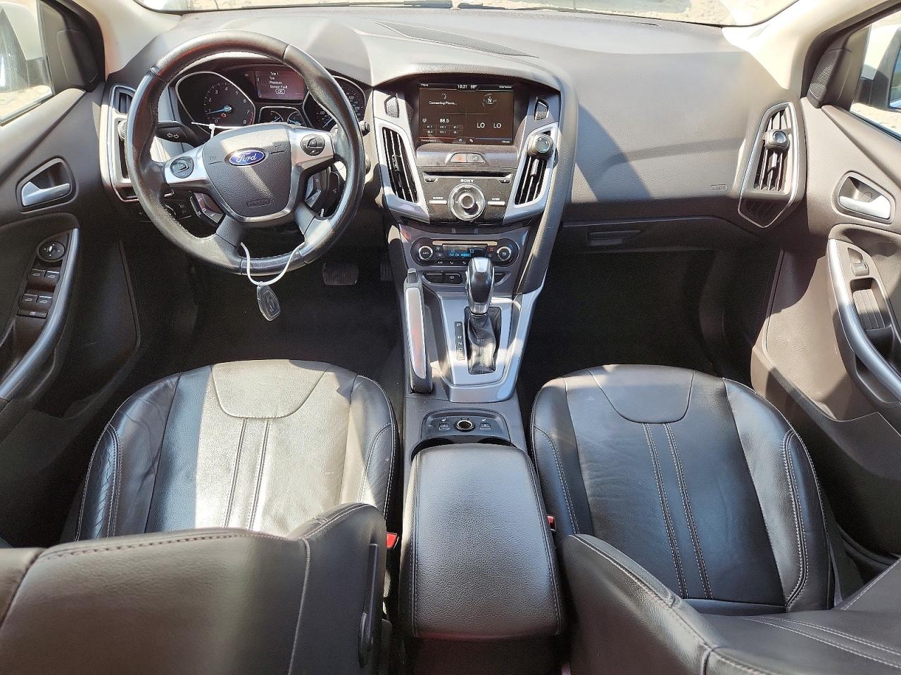 2012 Ford Focus Titanium White vin: 1FAHP3N23CL289300