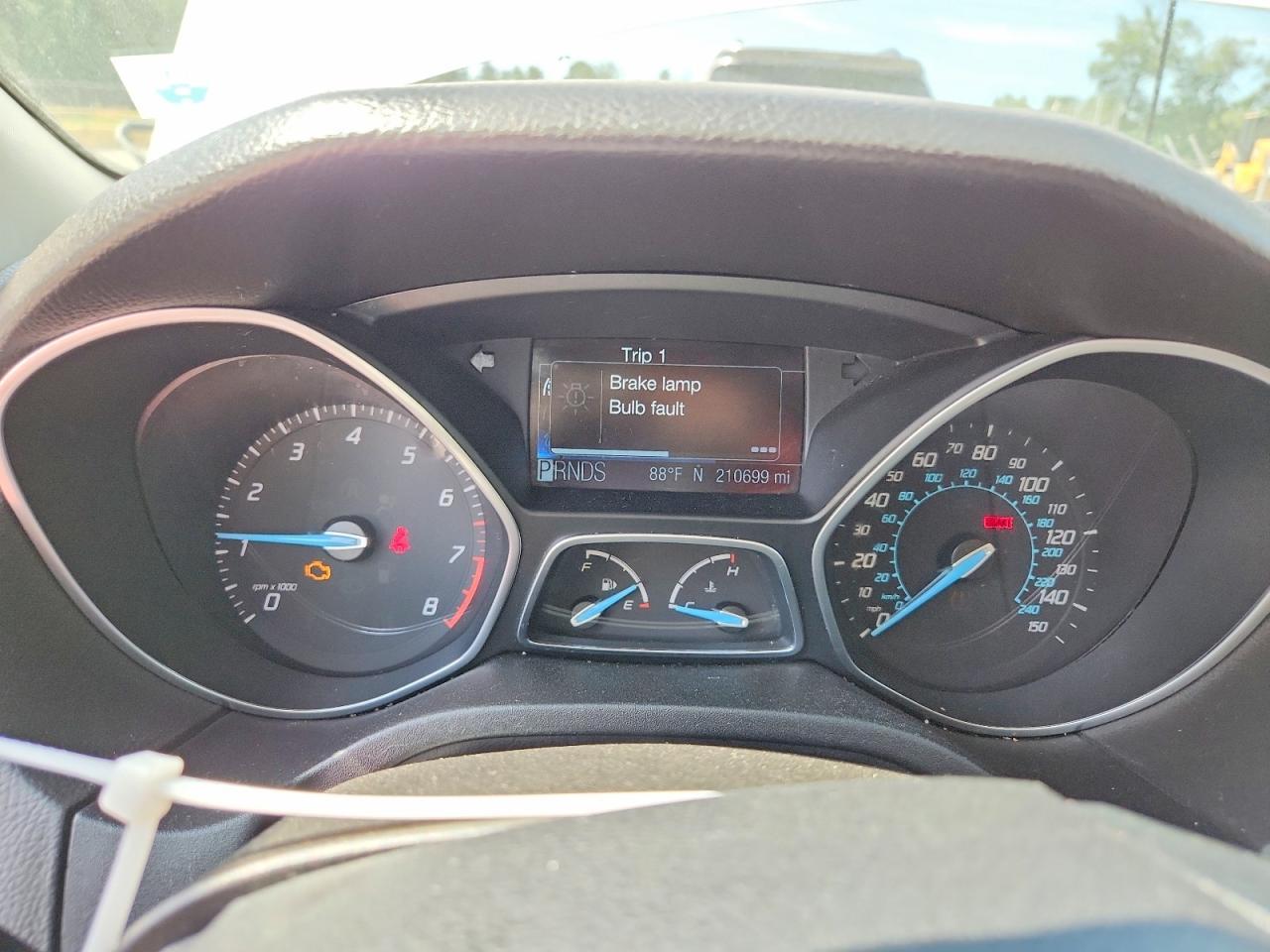 2012 Ford Focus Titanium White vin: 1FAHP3N23CL289300