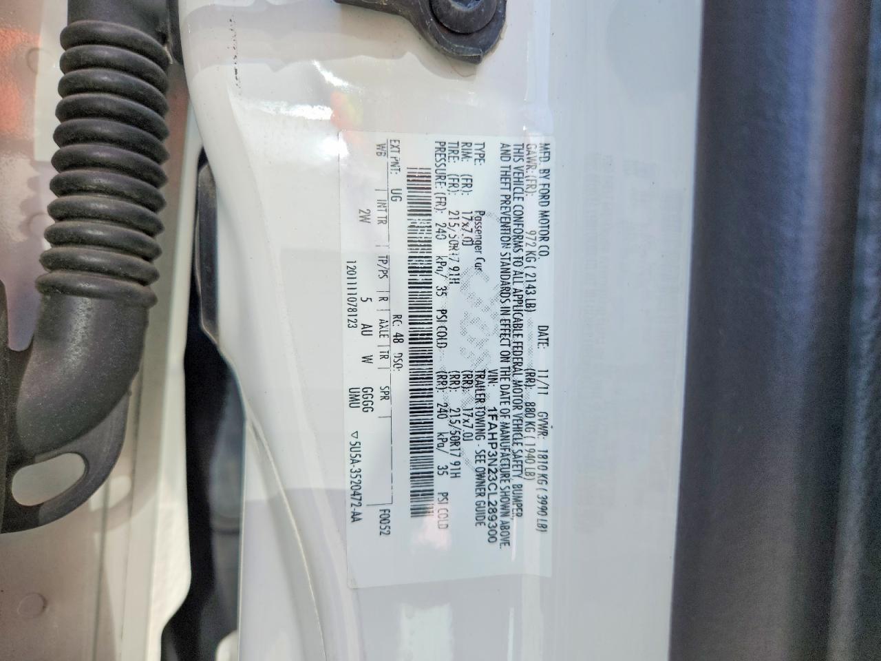 2012 Ford Focus Titanium White vin: 1FAHP3N23CL289300