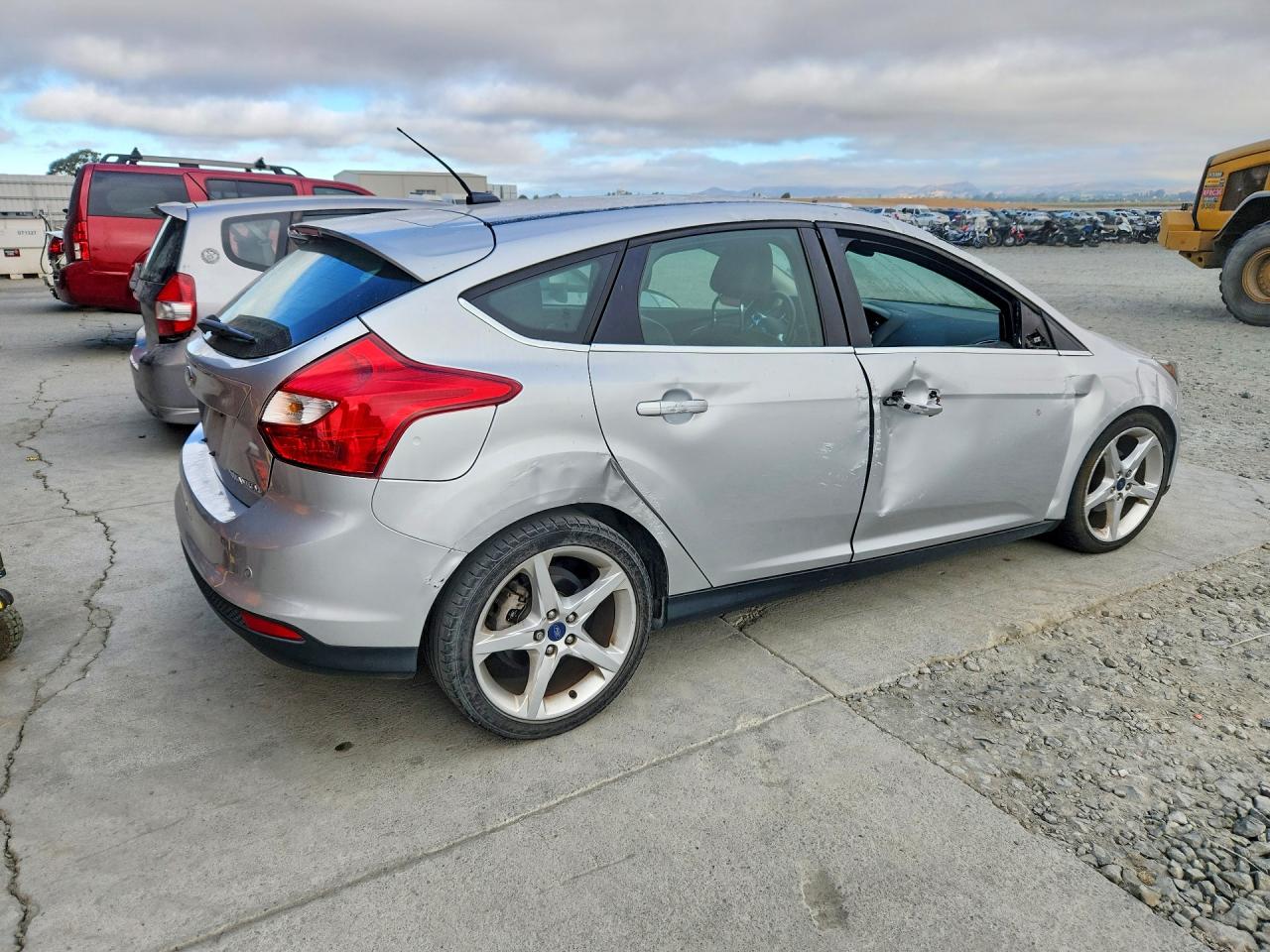 2012 Ford Focus Titanium Silver vin: 1FAHP3N23CL295341