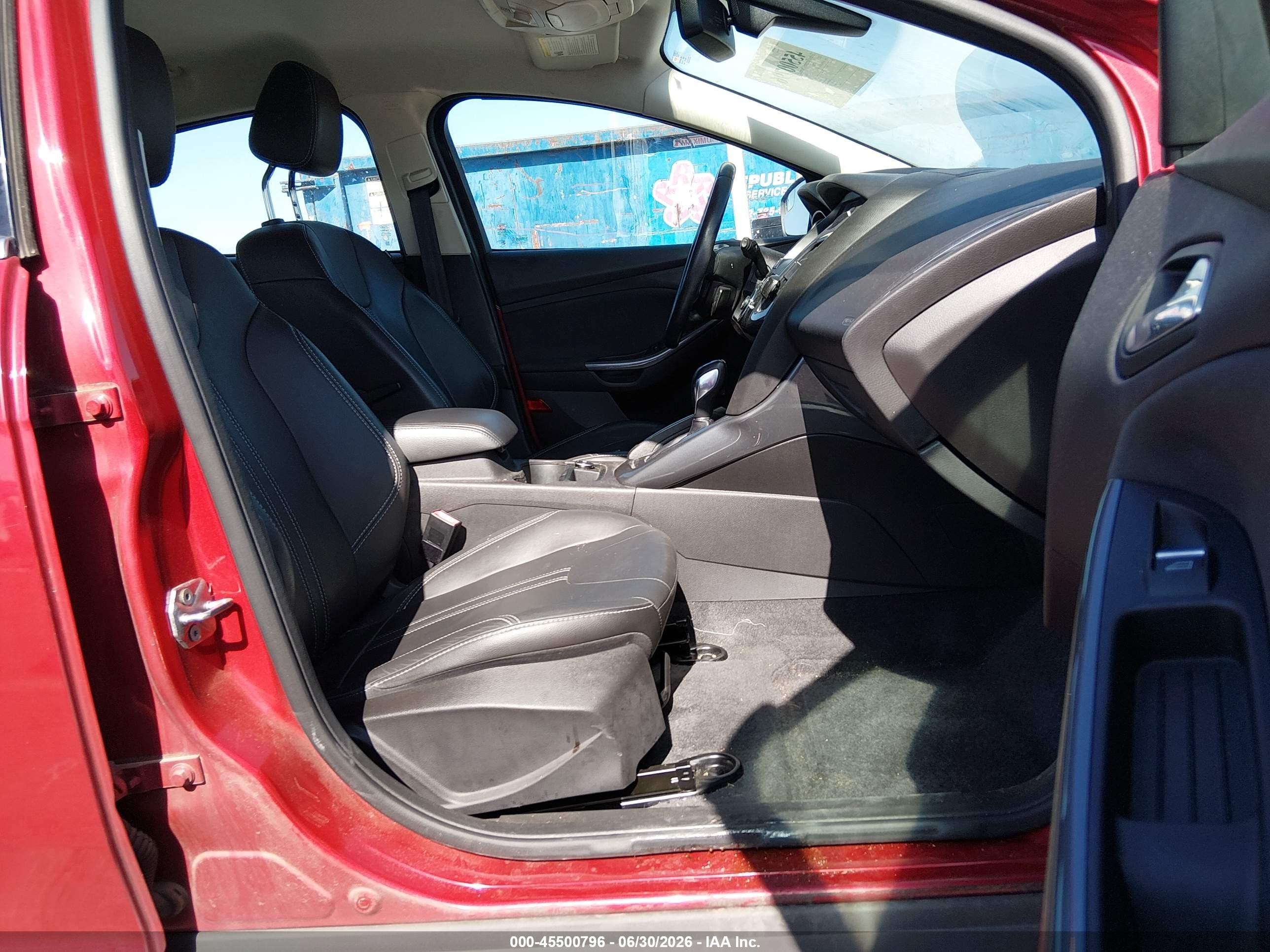 2012 Ford Focus Titanium Red vin: 1FAHP3N23CL309240