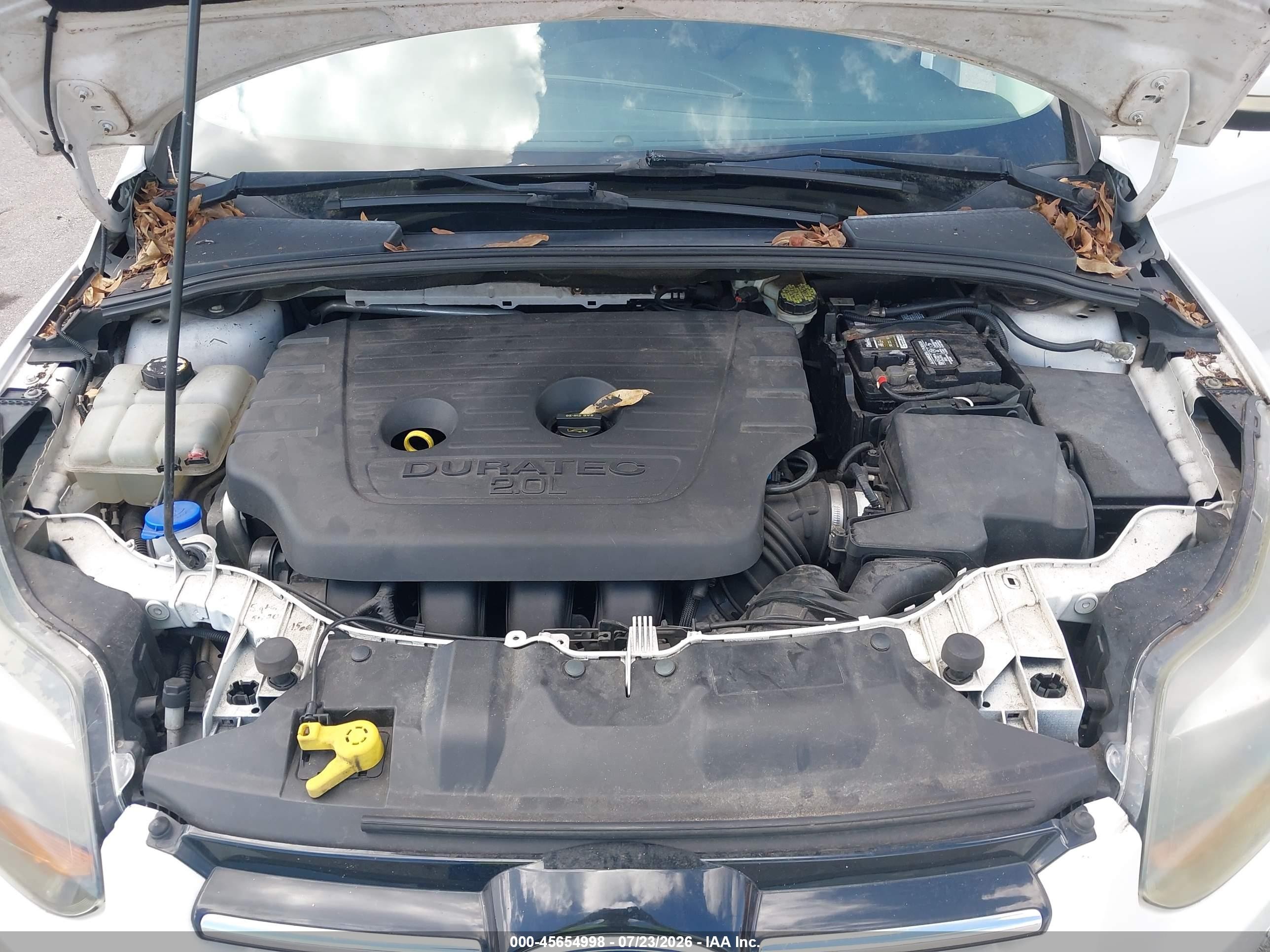 2012 Ford Focus Titanium White vin: 1FAHP3N24CL125957