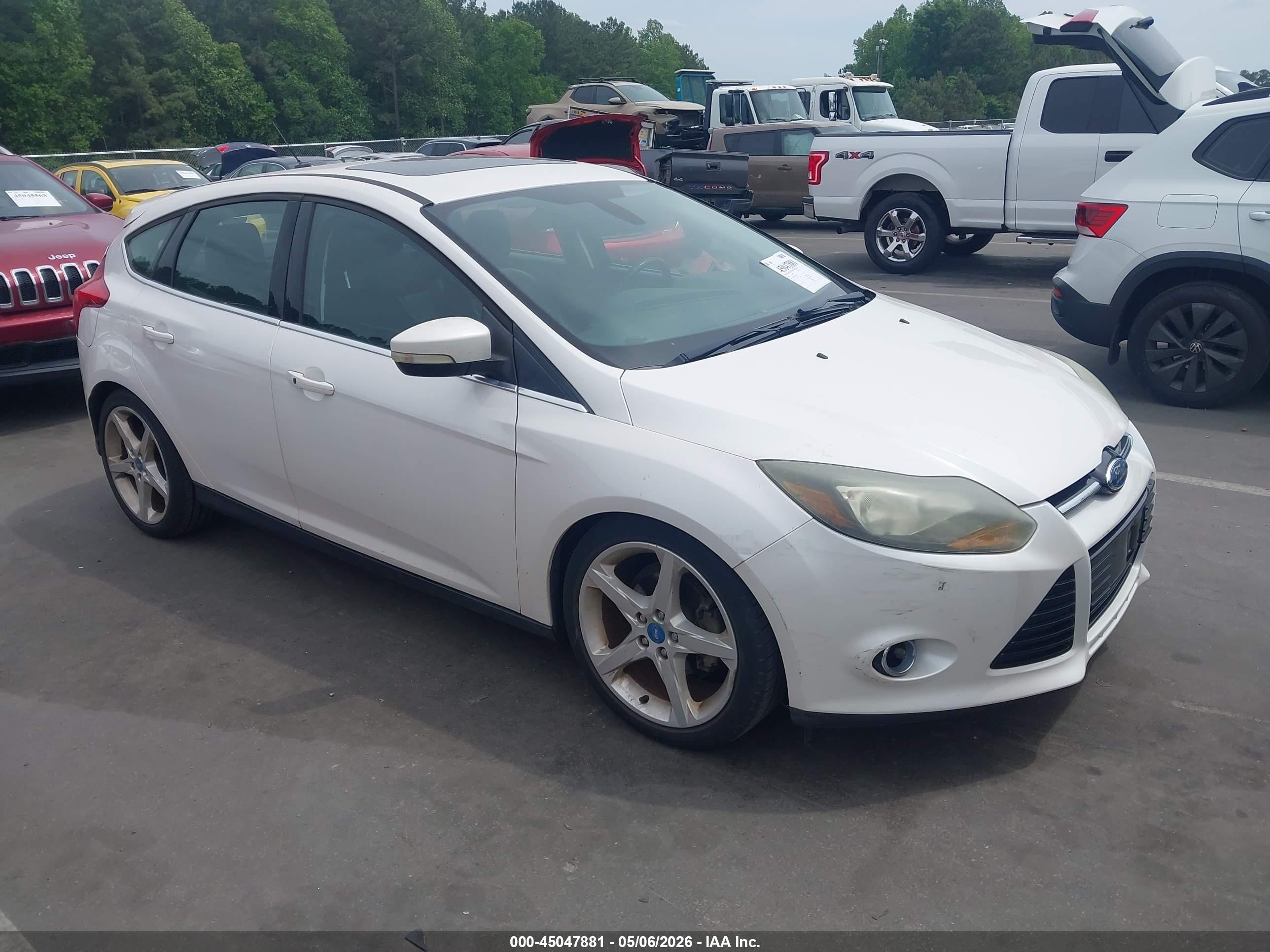 2012 Ford Focus Titanium White vin: 1FAHP3N24CL193756