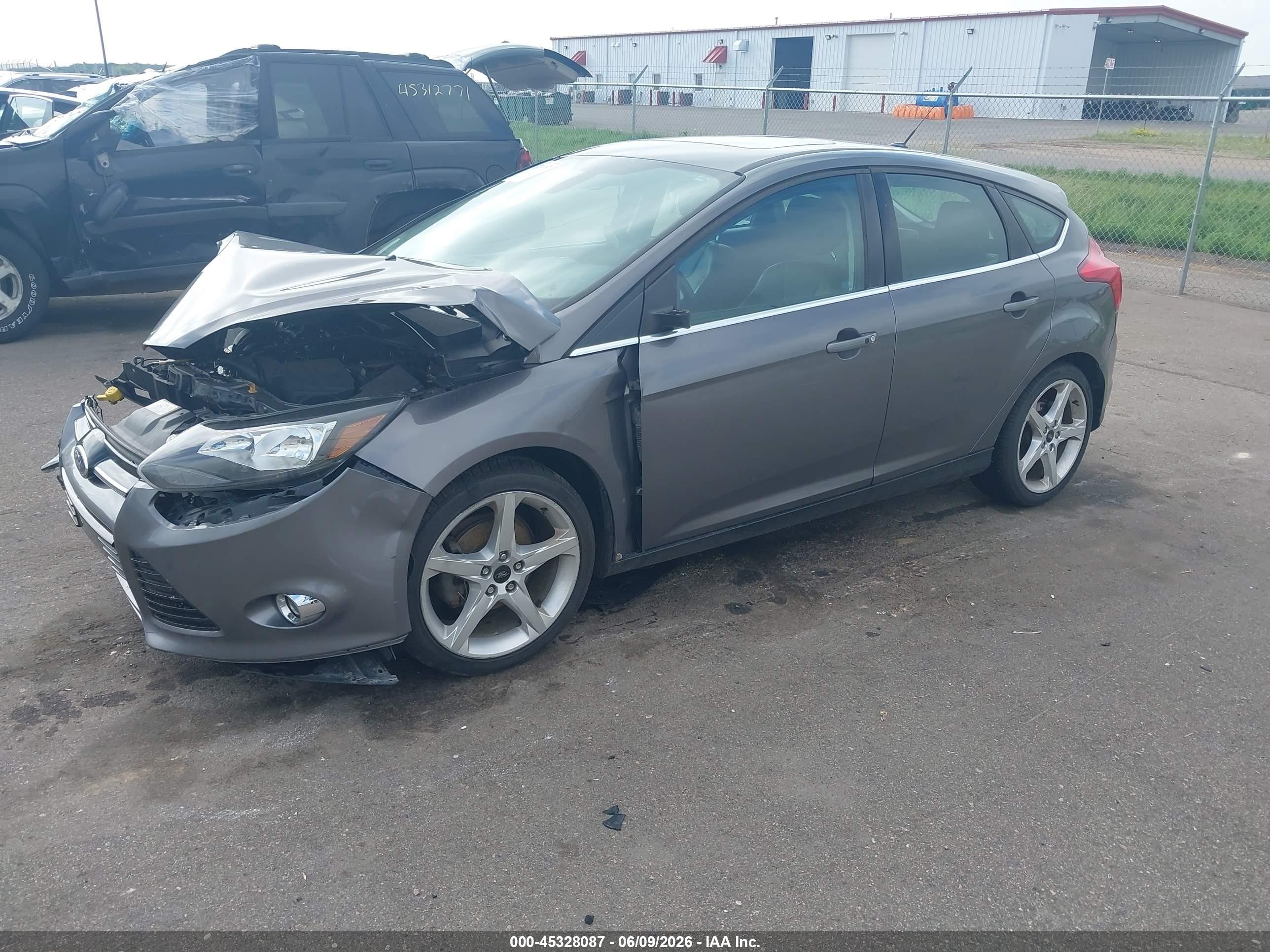 2012 Ford Focus Titanium Gray vin: 1FAHP3N24CL292691
