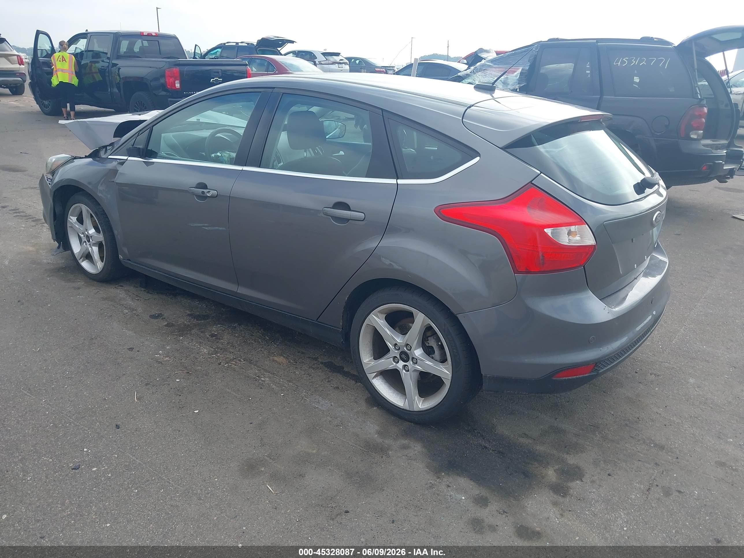 2012 Ford Focus Titanium Gray vin: 1FAHP3N24CL292691