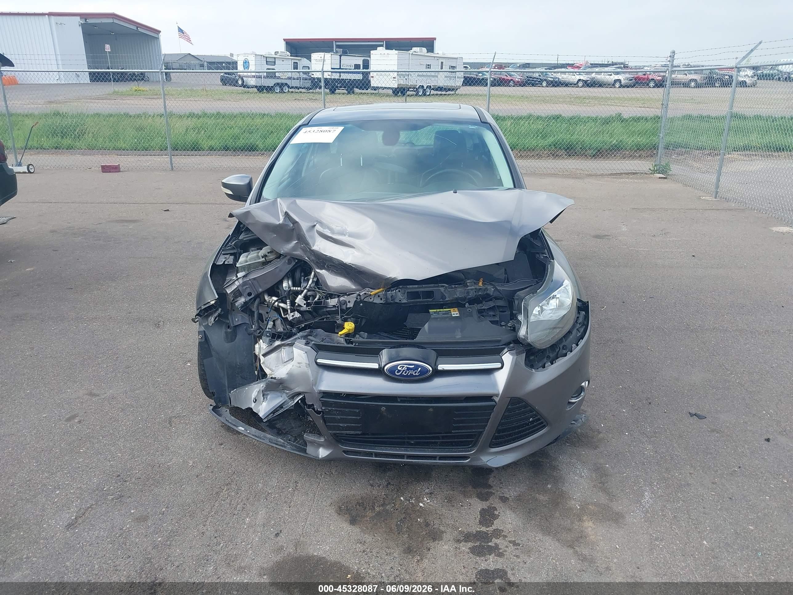 2012 Ford Focus Titanium Gray vin: 1FAHP3N24CL292691